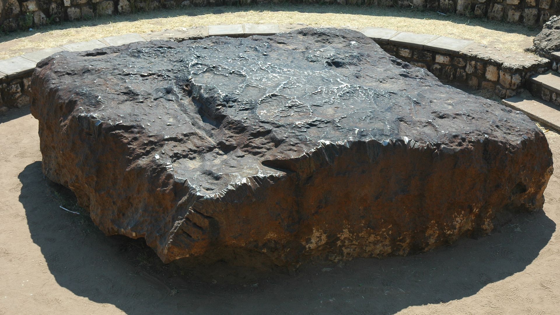 File:Namibie Hoba Meteorite 05.JPG