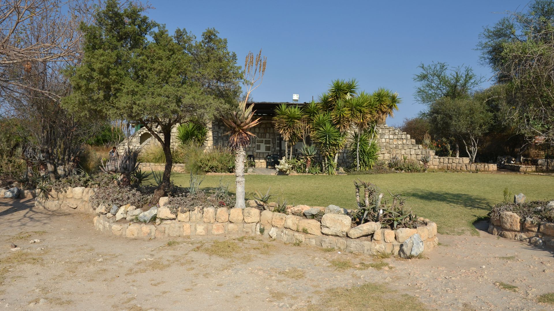 File:Vstup k Hoba meteoritu - panoramio.jpg