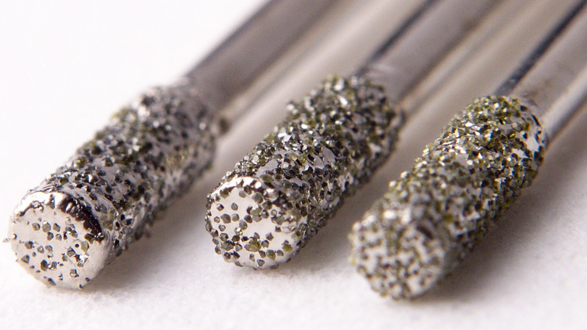 File:2mm diamond drill bits macro.jpg