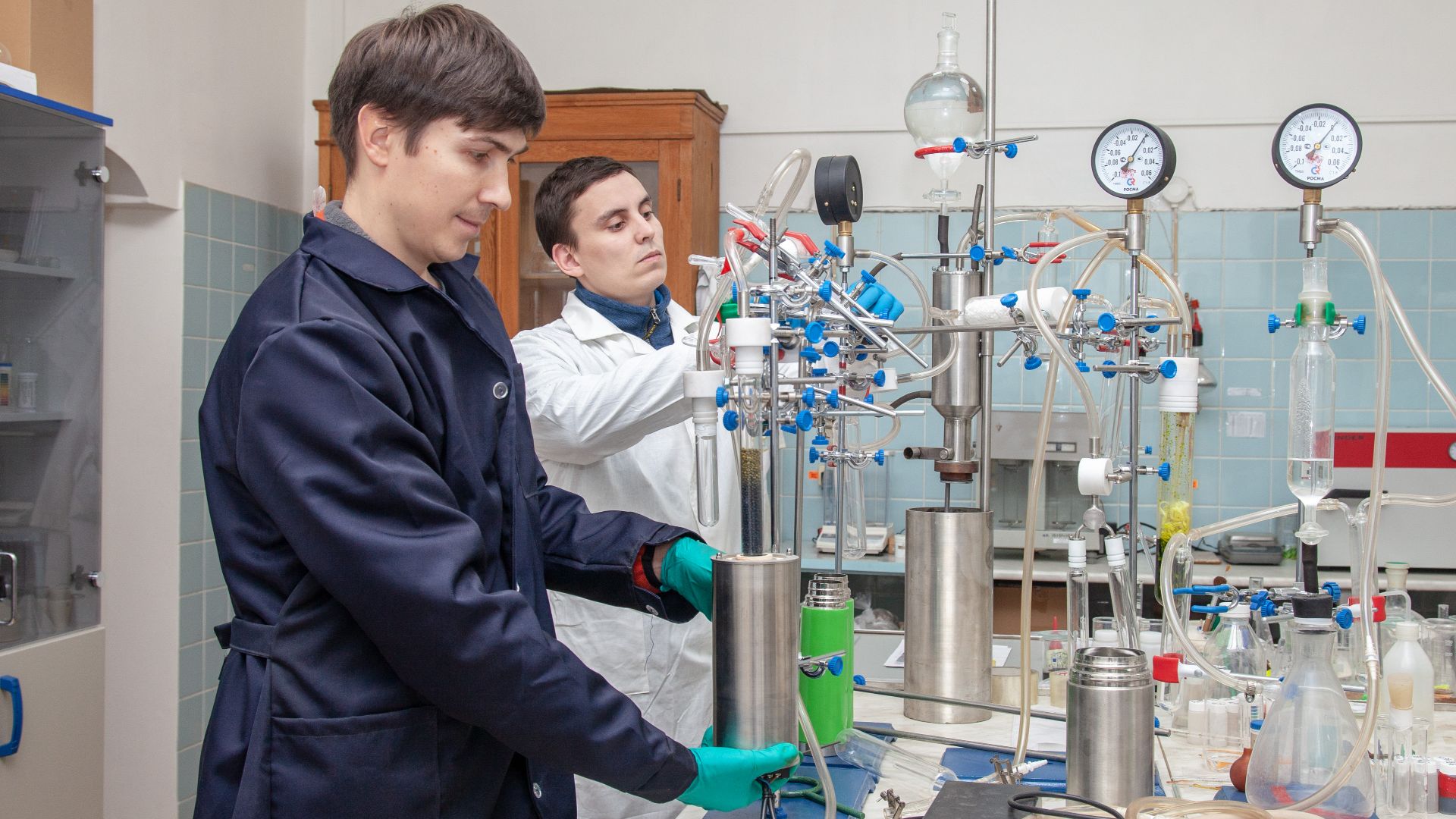 File:Lab for Ecological Radiology of the Institute of Geodinamics and Geology.jpg