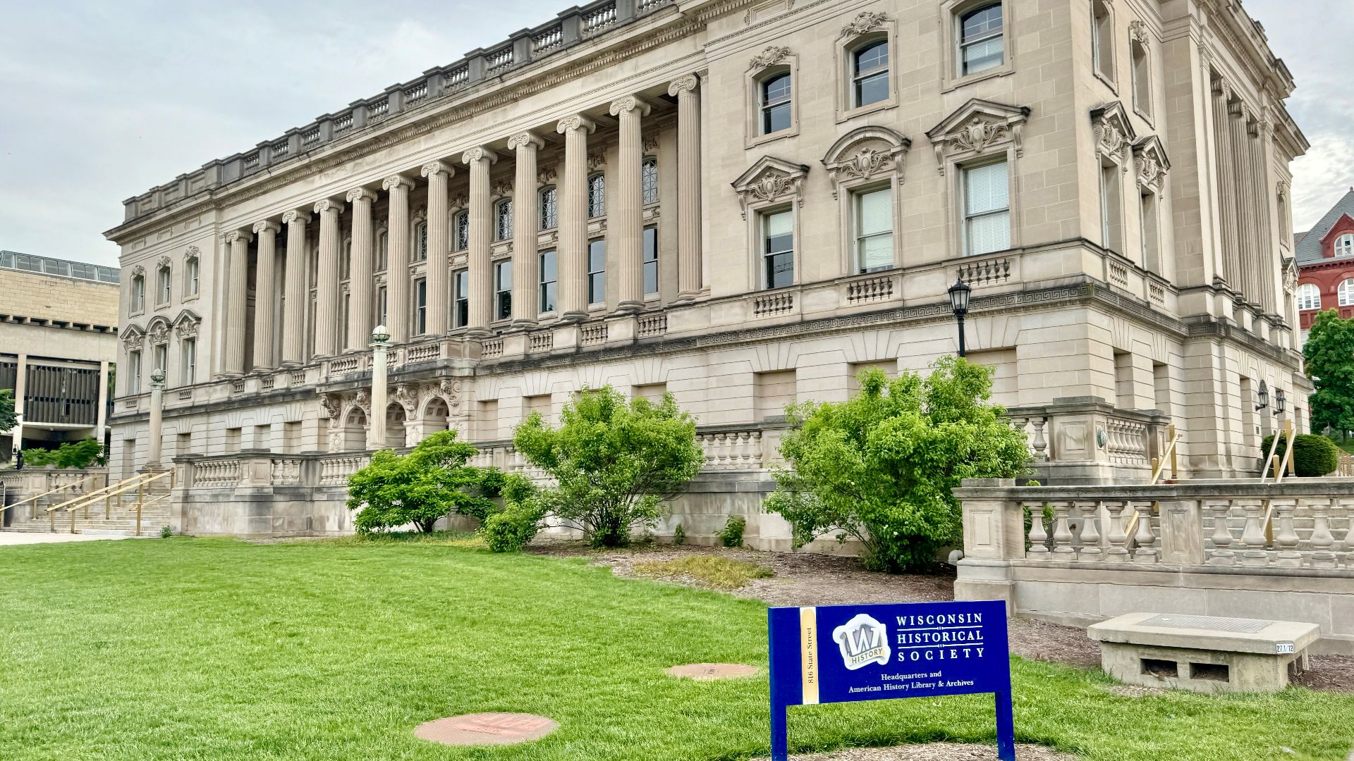 File:State Historical Society Library, University of Wisconsin, State Street and Campus Mall, Madison, WI - 54303357393.jpg
