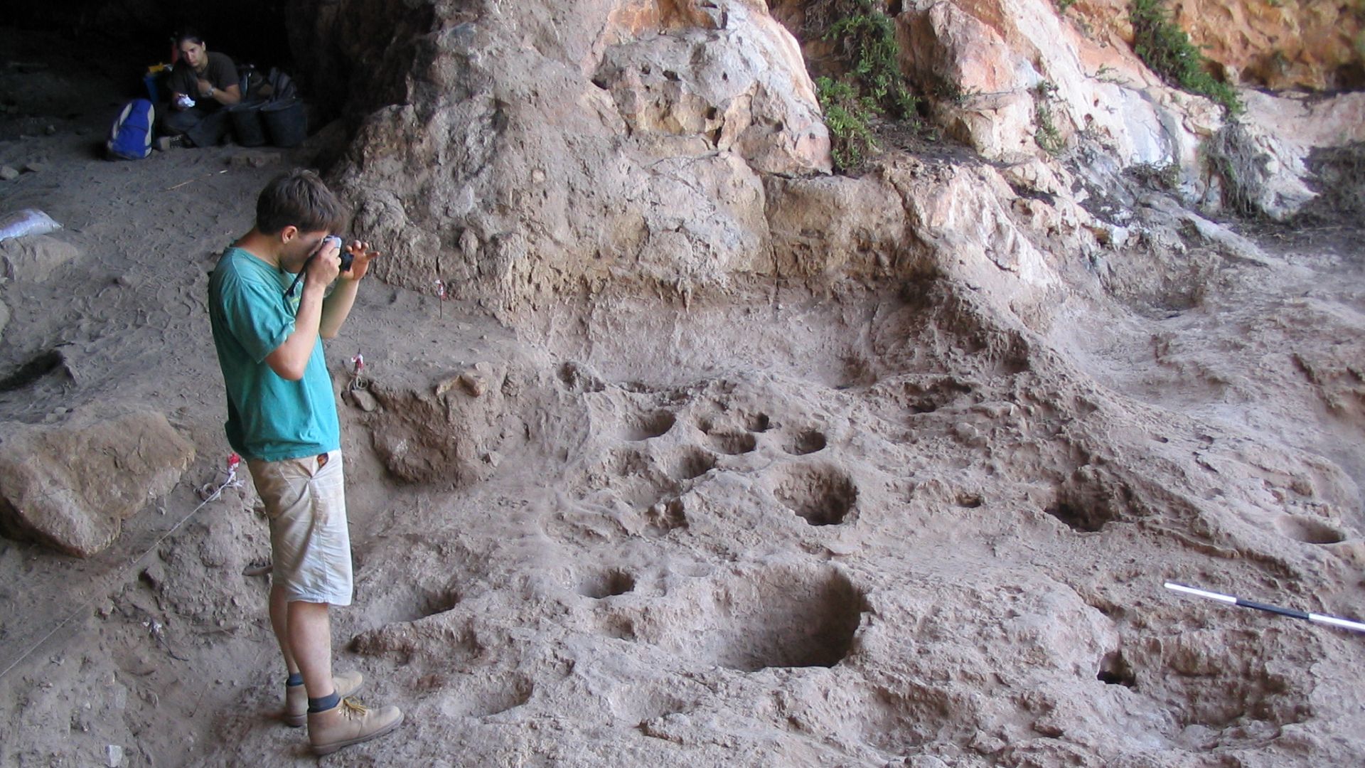 File:Raqefet mortars.JPG