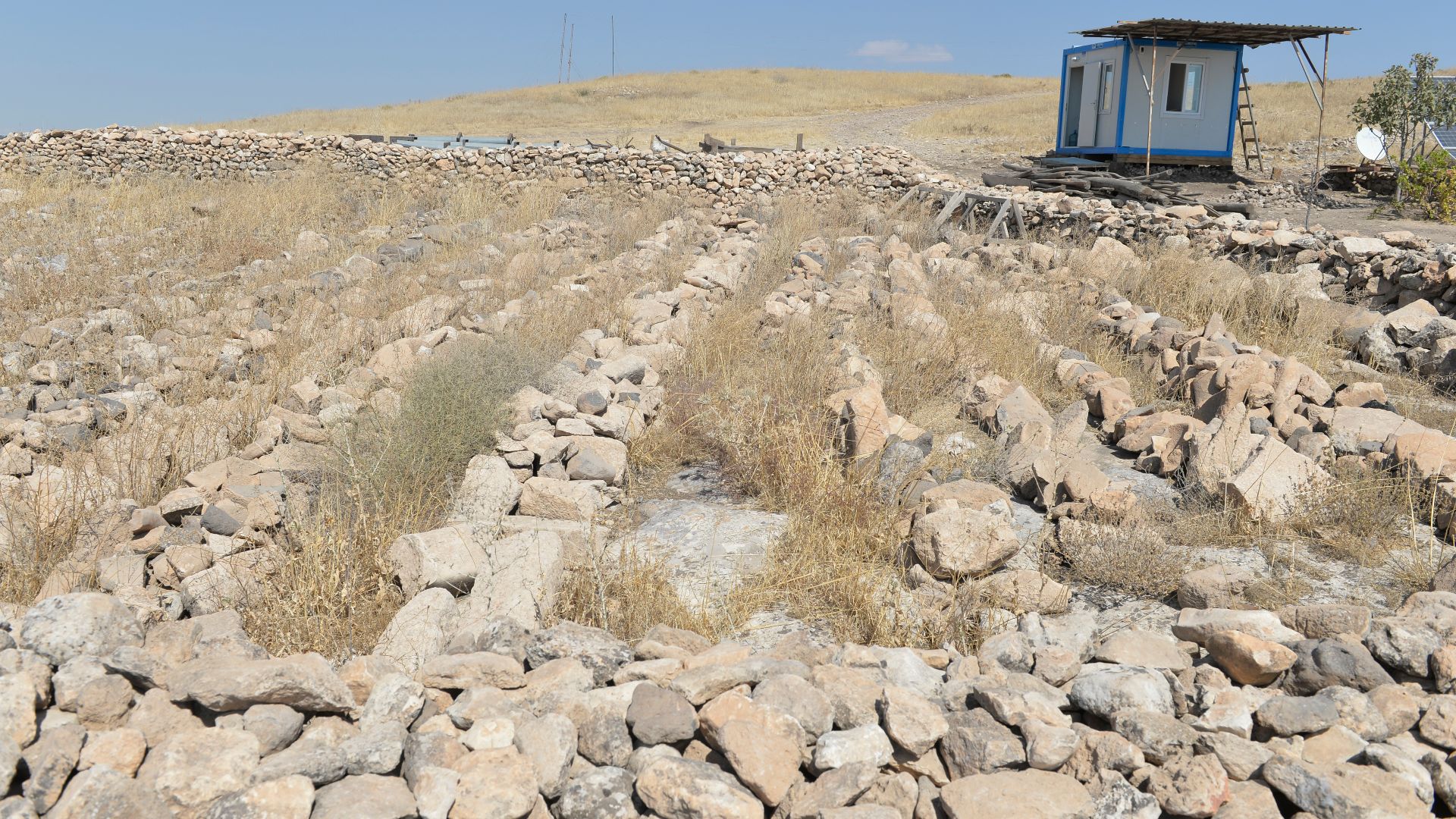 File:Gobekli Tepe Works in progress in 2014 3212.jpg