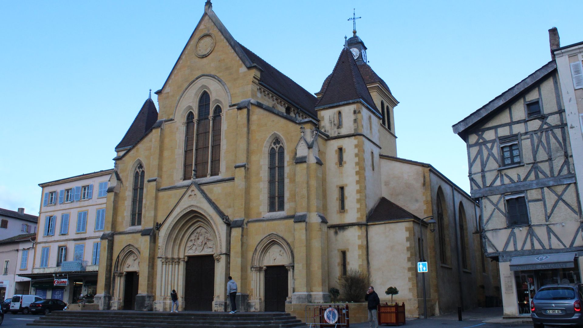File:Église St Philibert Charlieu 5.jpg