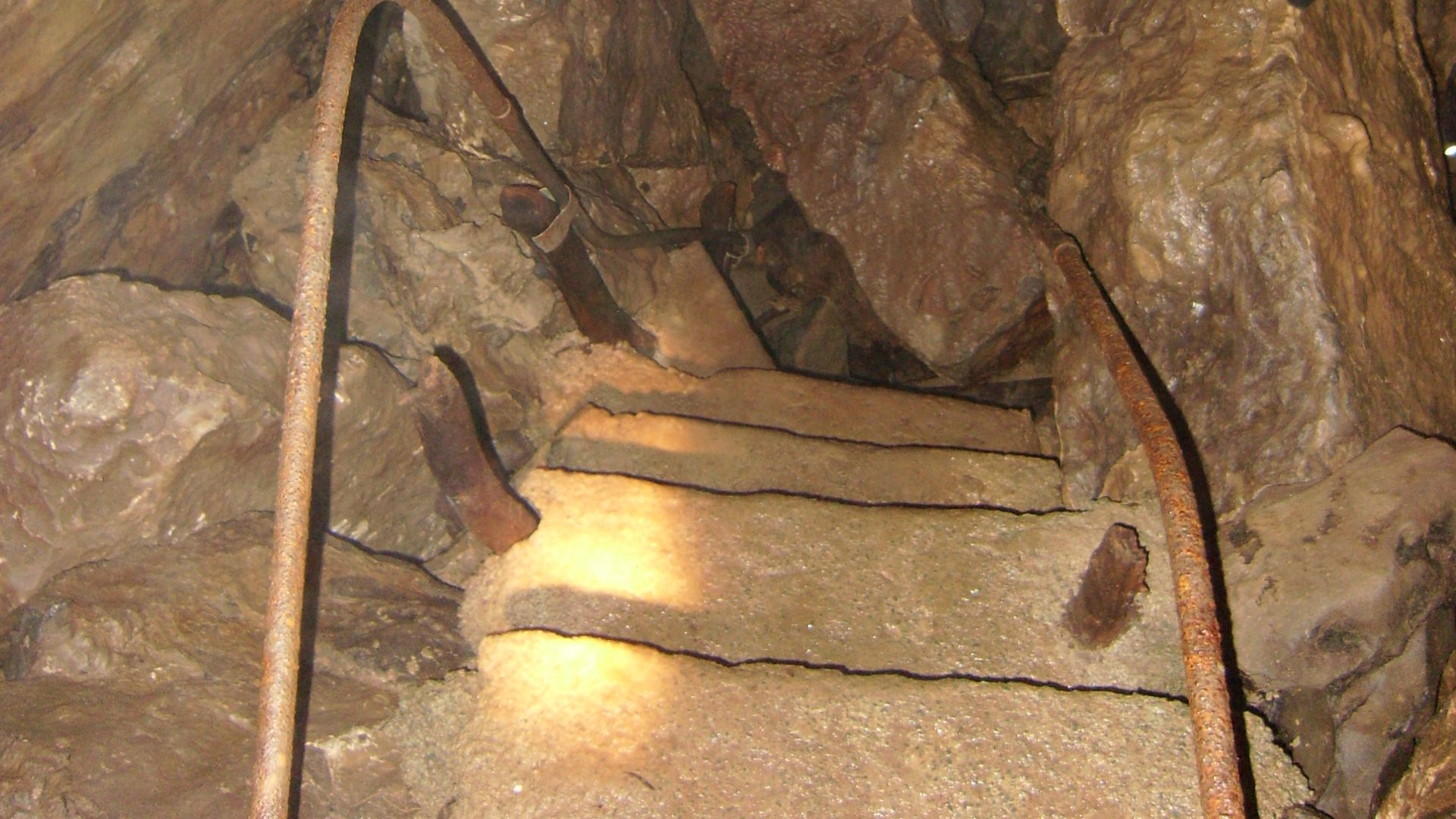 File:Skirwith cave staircase.JPG