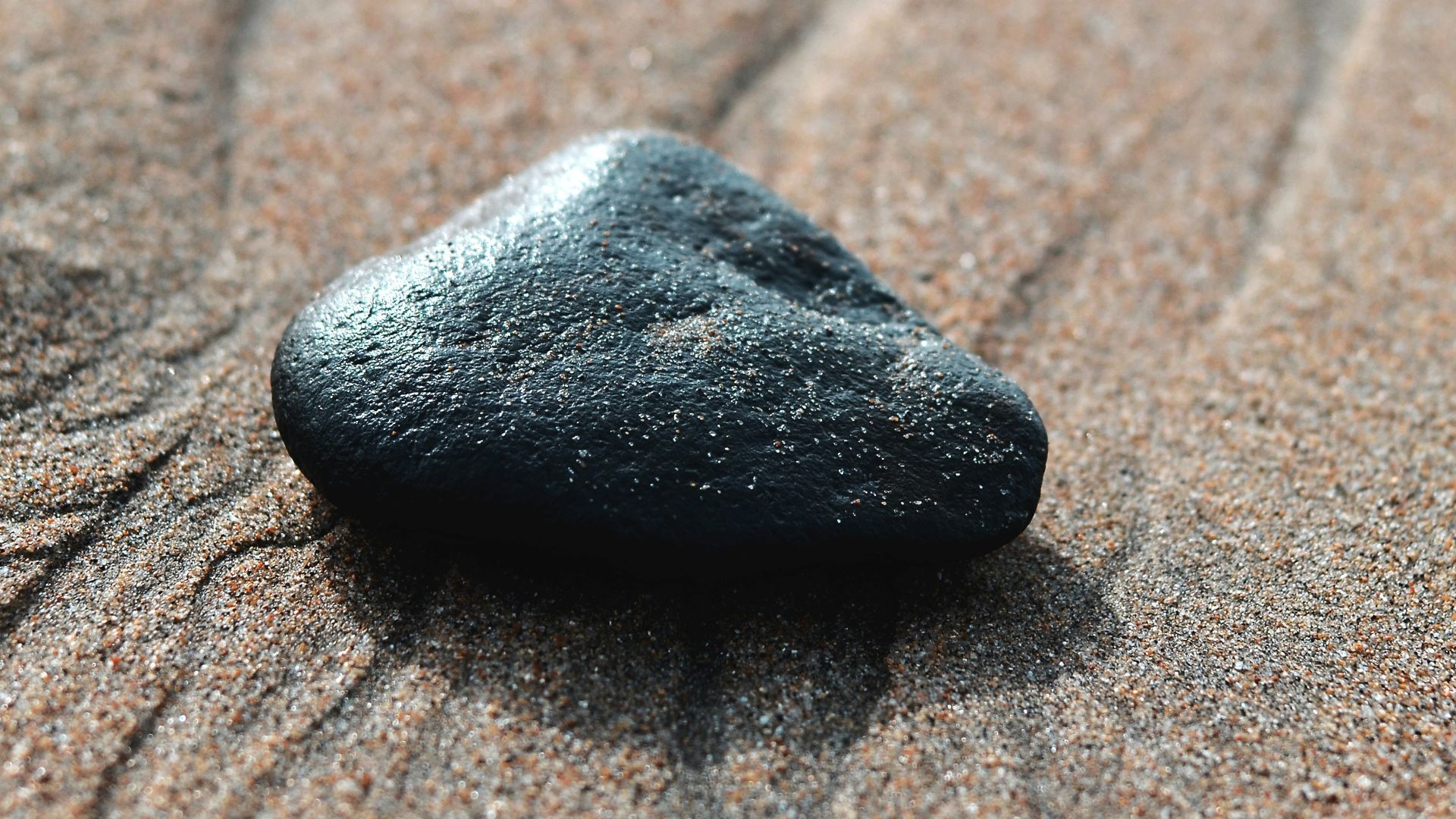 a rock on the ground