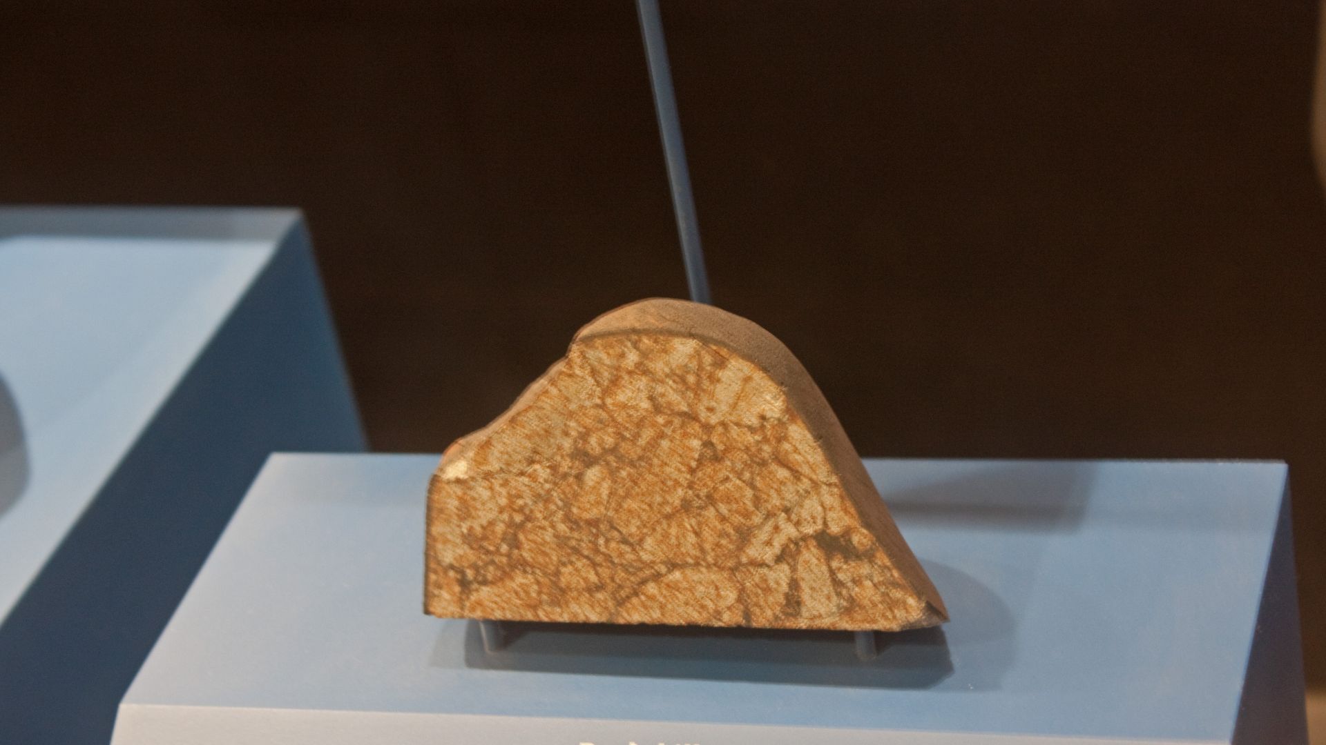 File:Peekskill meteorite in Museum of Natural History.jpg