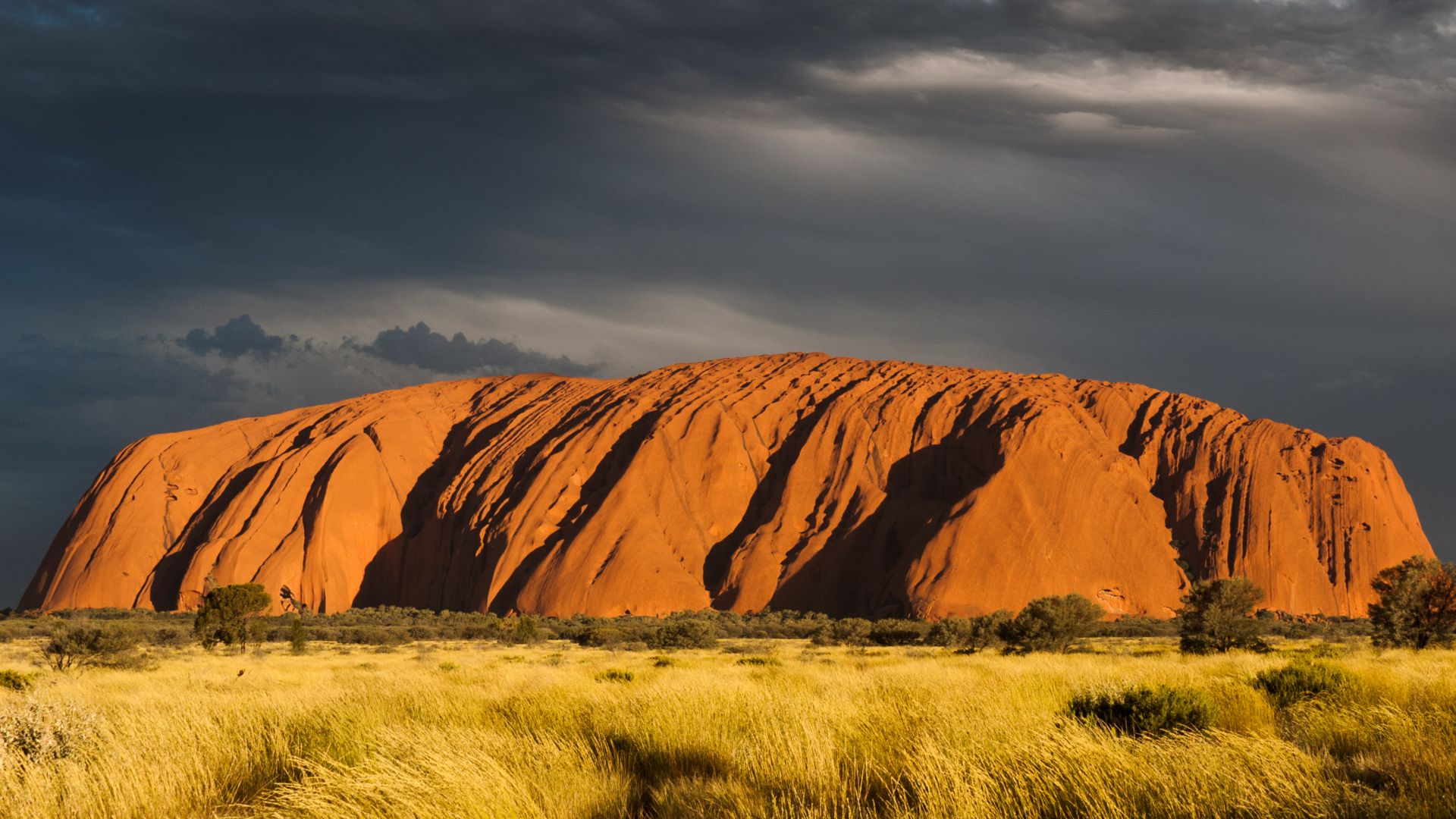File:Uluṟu (Ayers Rock), Sunset.jpg