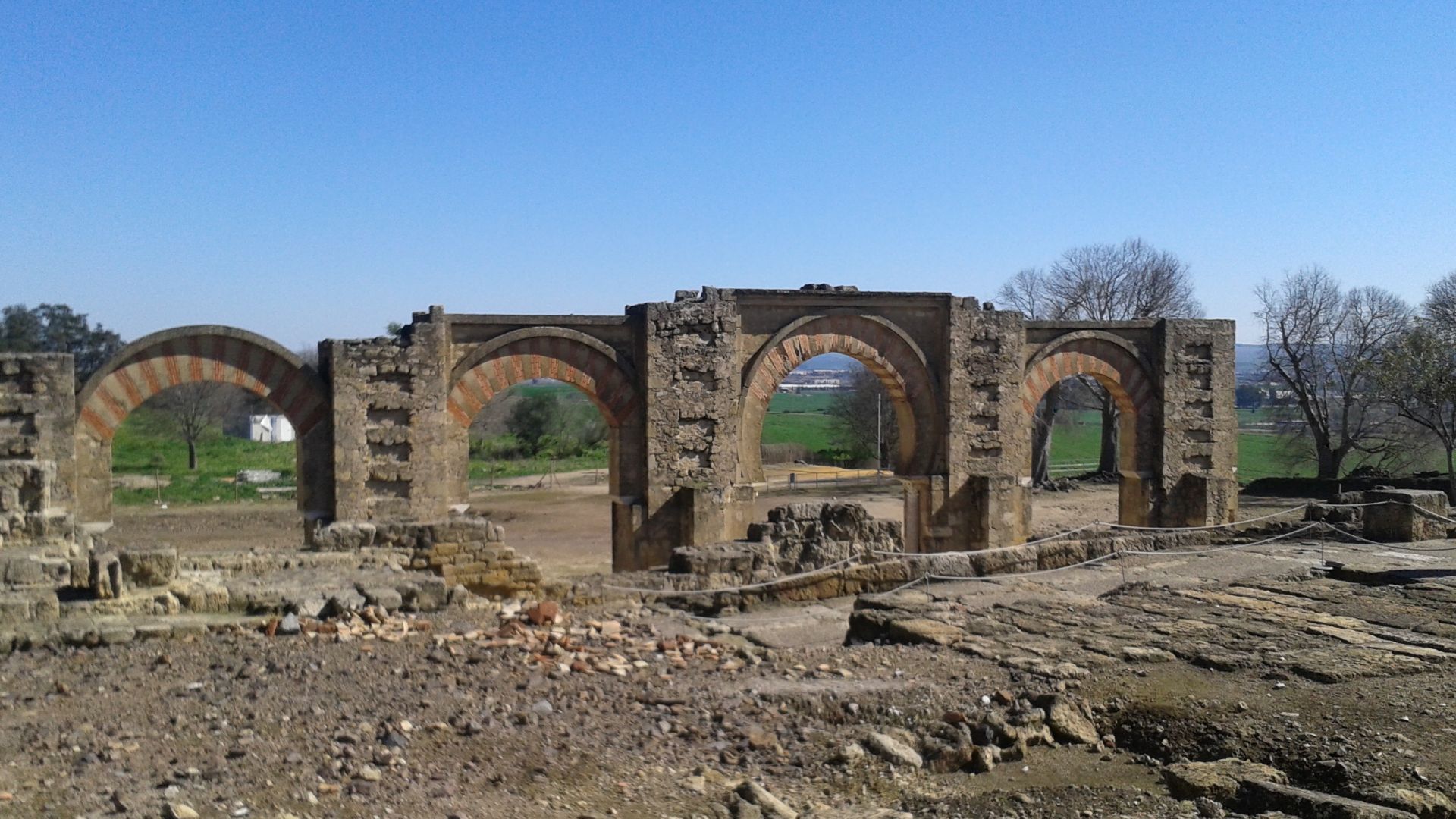 File:Medina Azahara - Conjunto Arqueológico Madinat al-Zahra 10.jpg
