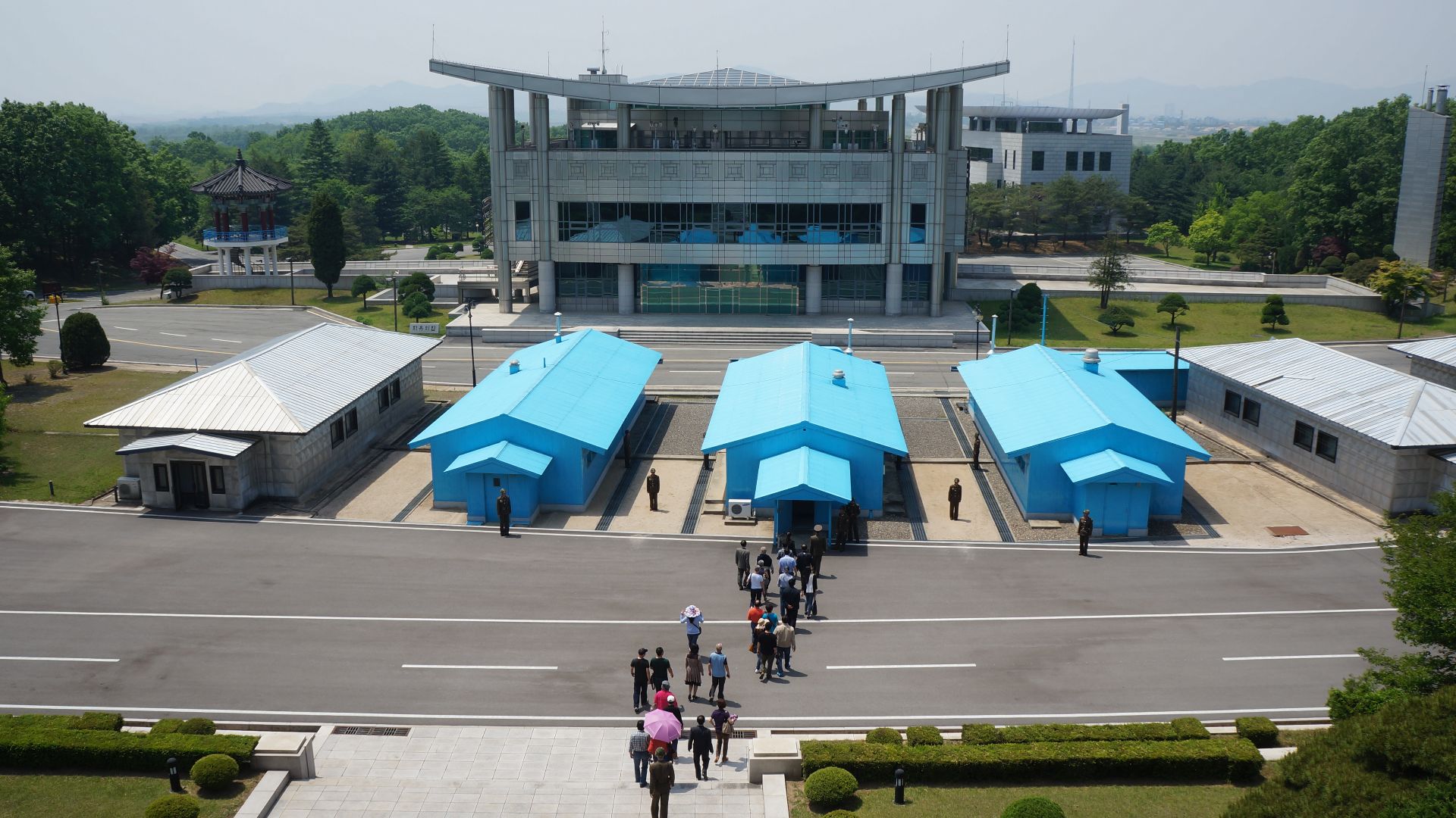 File:DMZ from North Korea side (14319637755).jpg