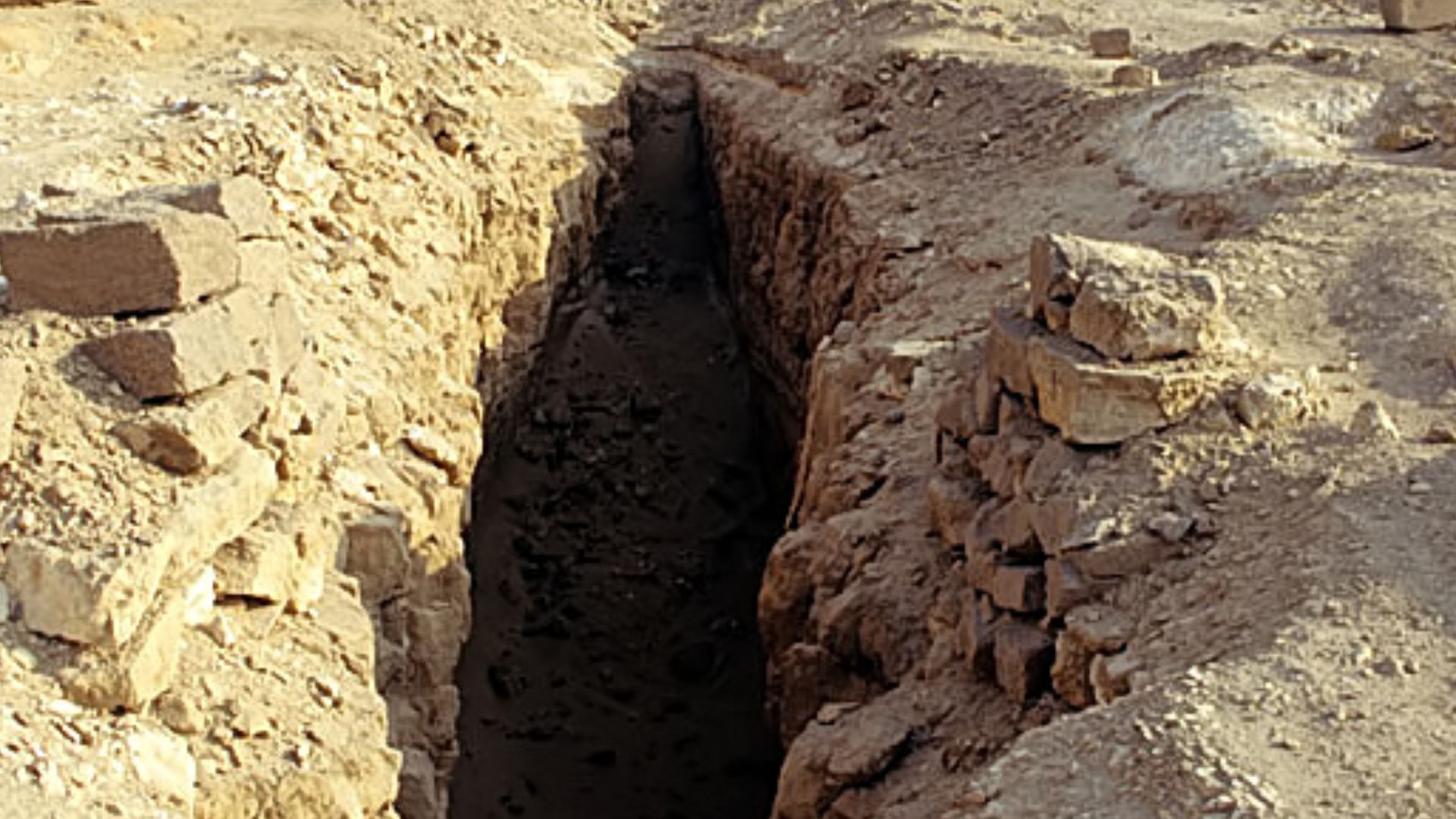 File:Pyramid of Djedefra BoatPit.jpg