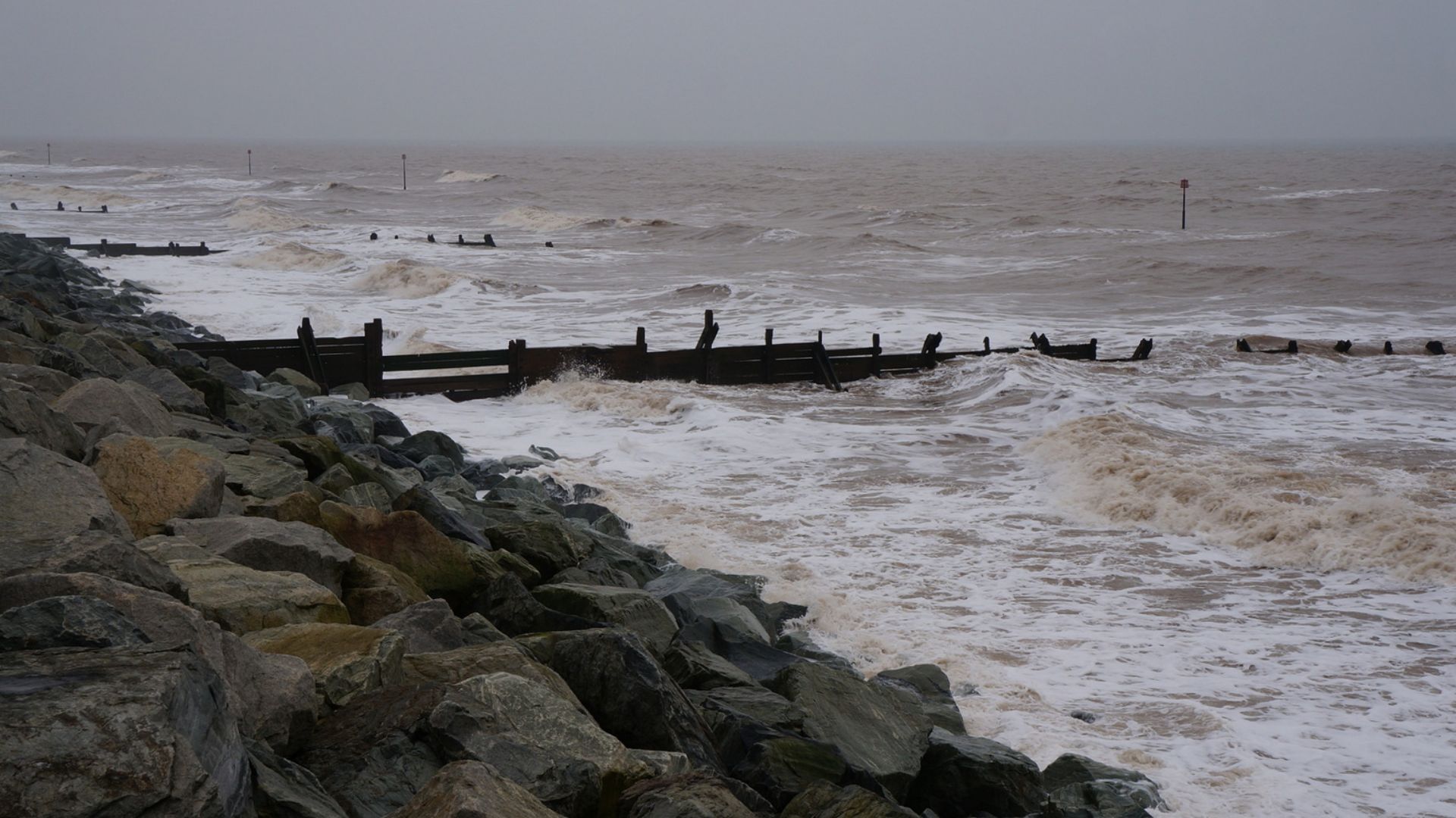 File:High tide at Withernsea (geograph 4349152).jpg