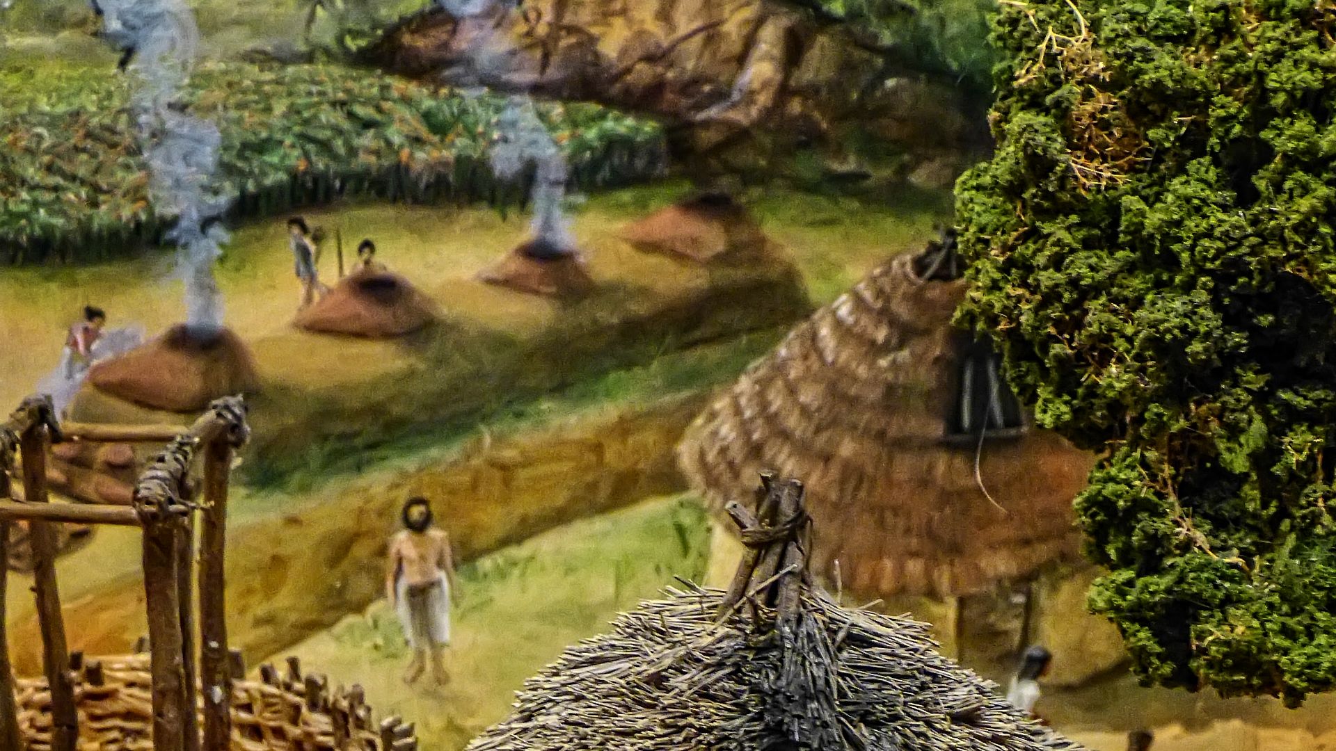 File:Model of Middle Neolithic (5000-3000 BCE) settlement in the Yellow River Valley in northern China (02).jpg