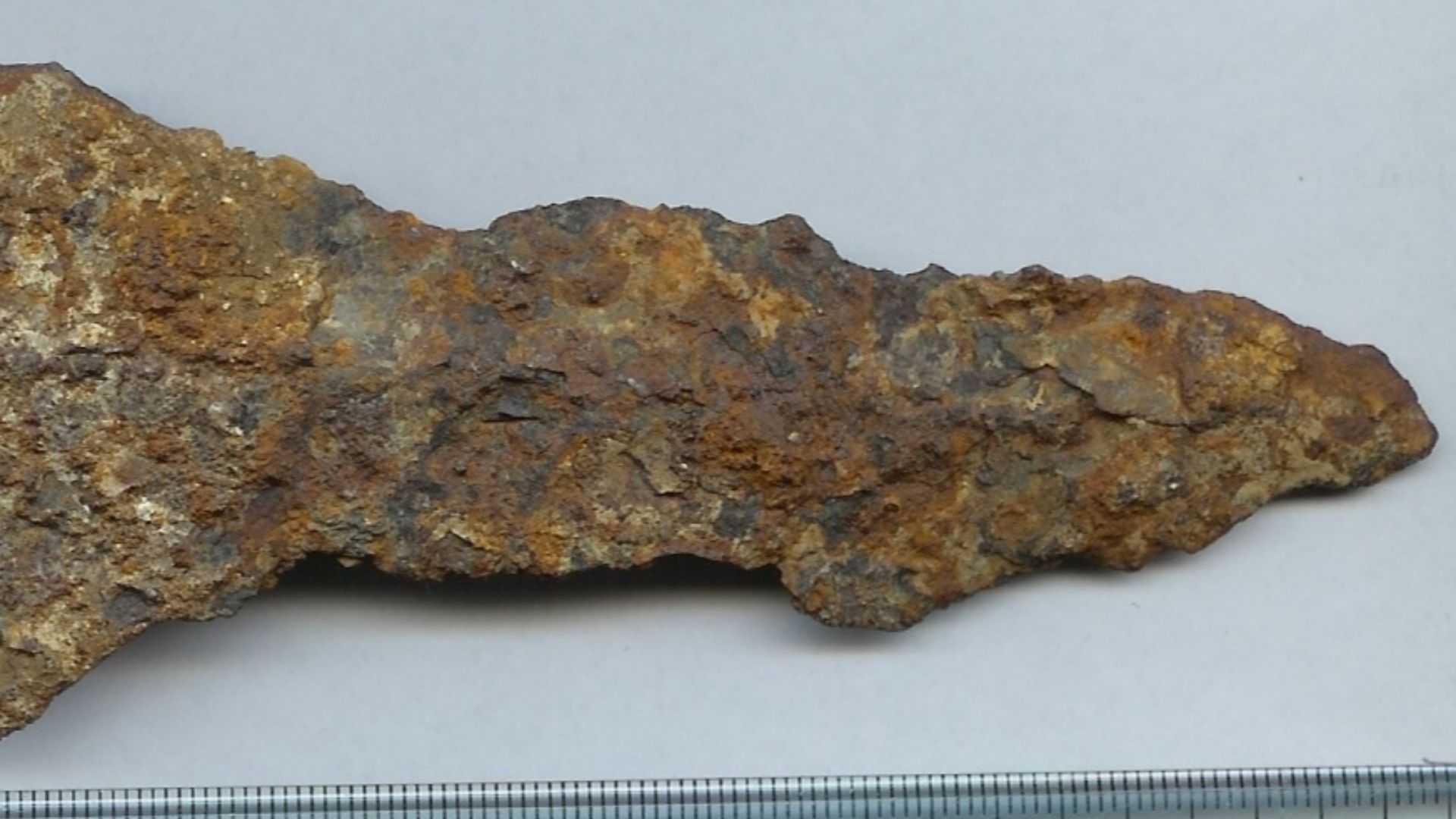 File:10 spearhead (FindID 63115).jpg