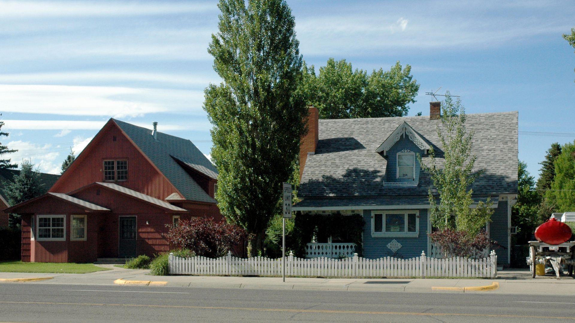 File:907 and 913 Sheridan Ave, Cody, 2009.jpg