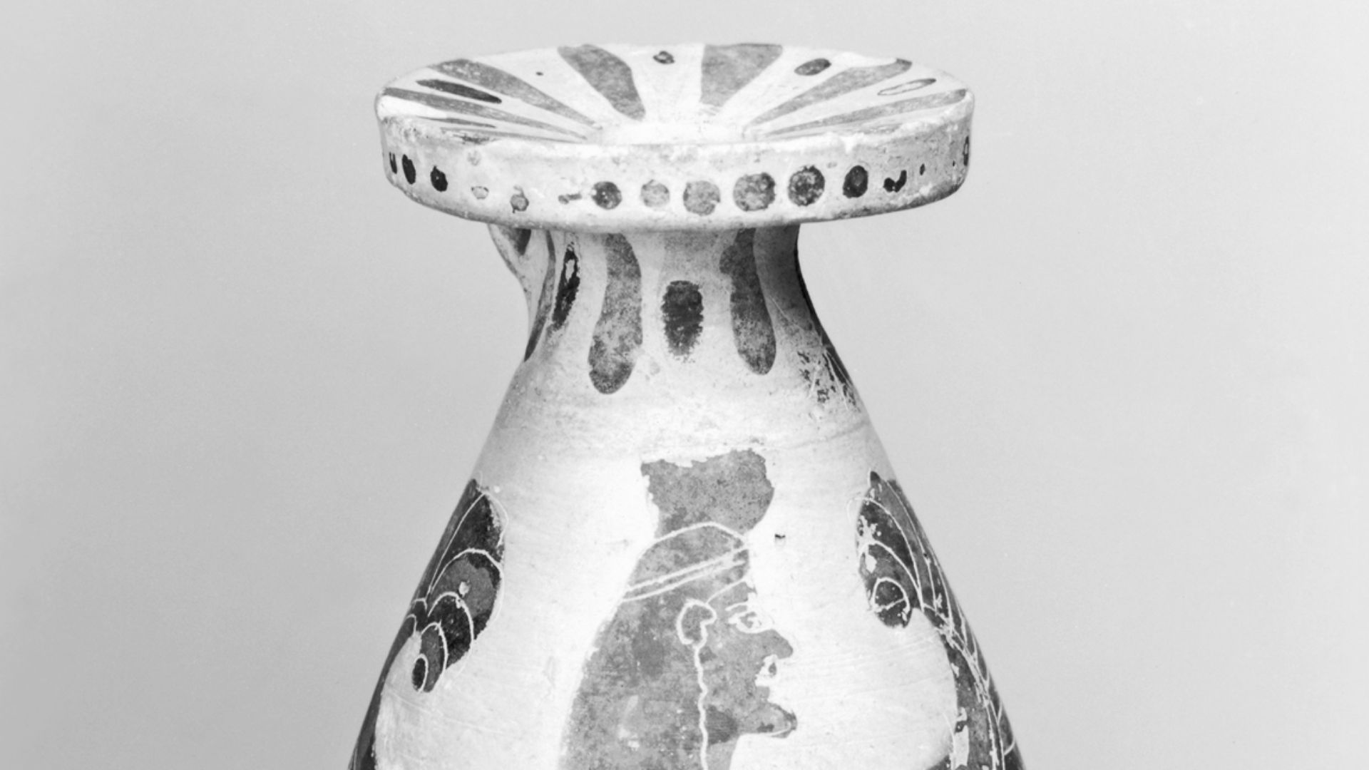 File:Greek - Transitional Corinthian