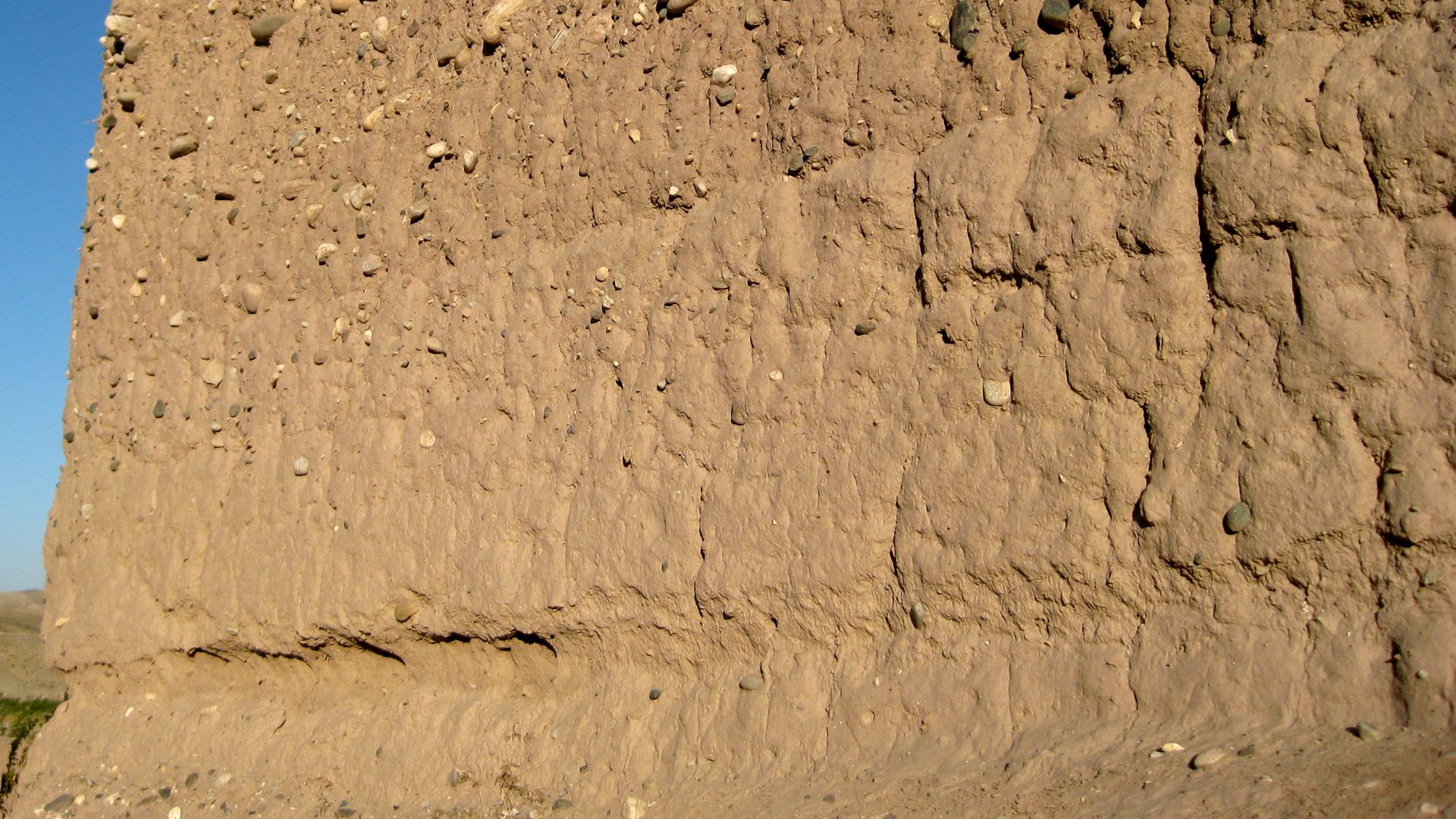 File:Mud brick wall, Afghanistan.jpg