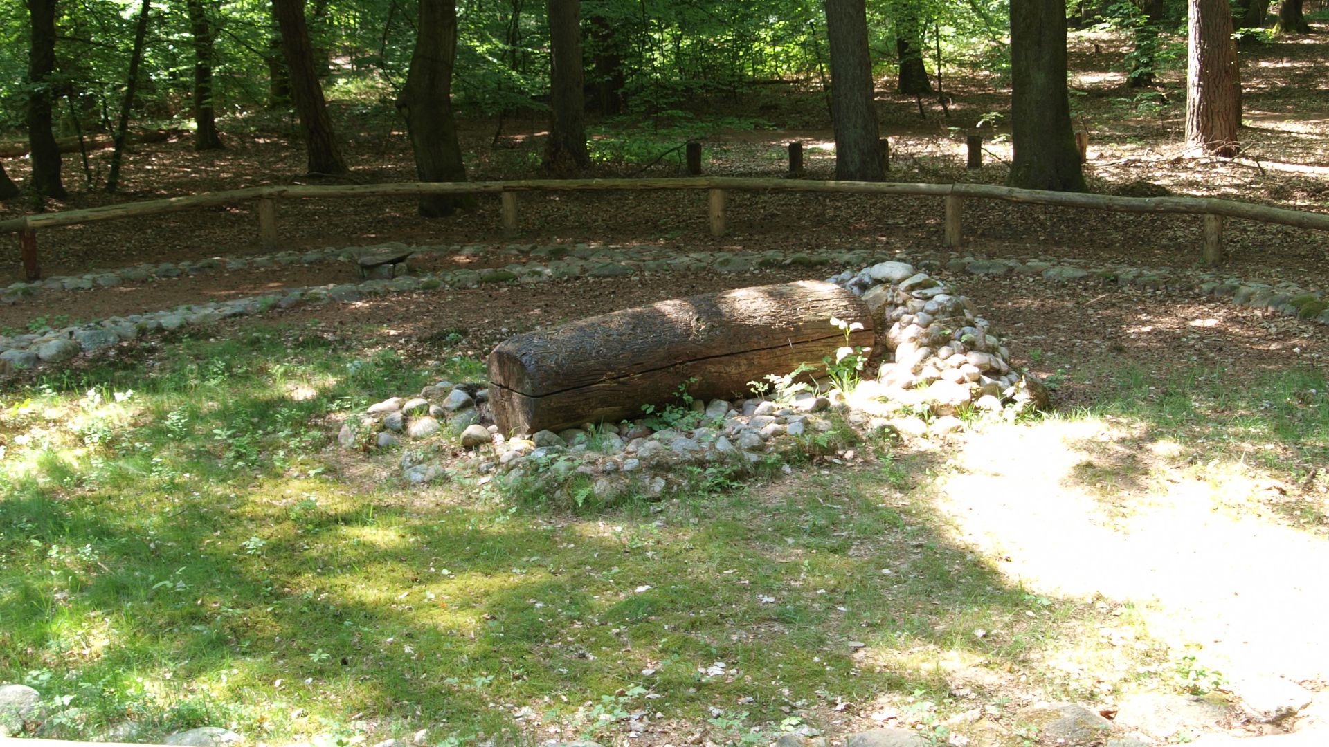 File:Arch Wanderpfad Fischbeker Heide Station 09.jpg