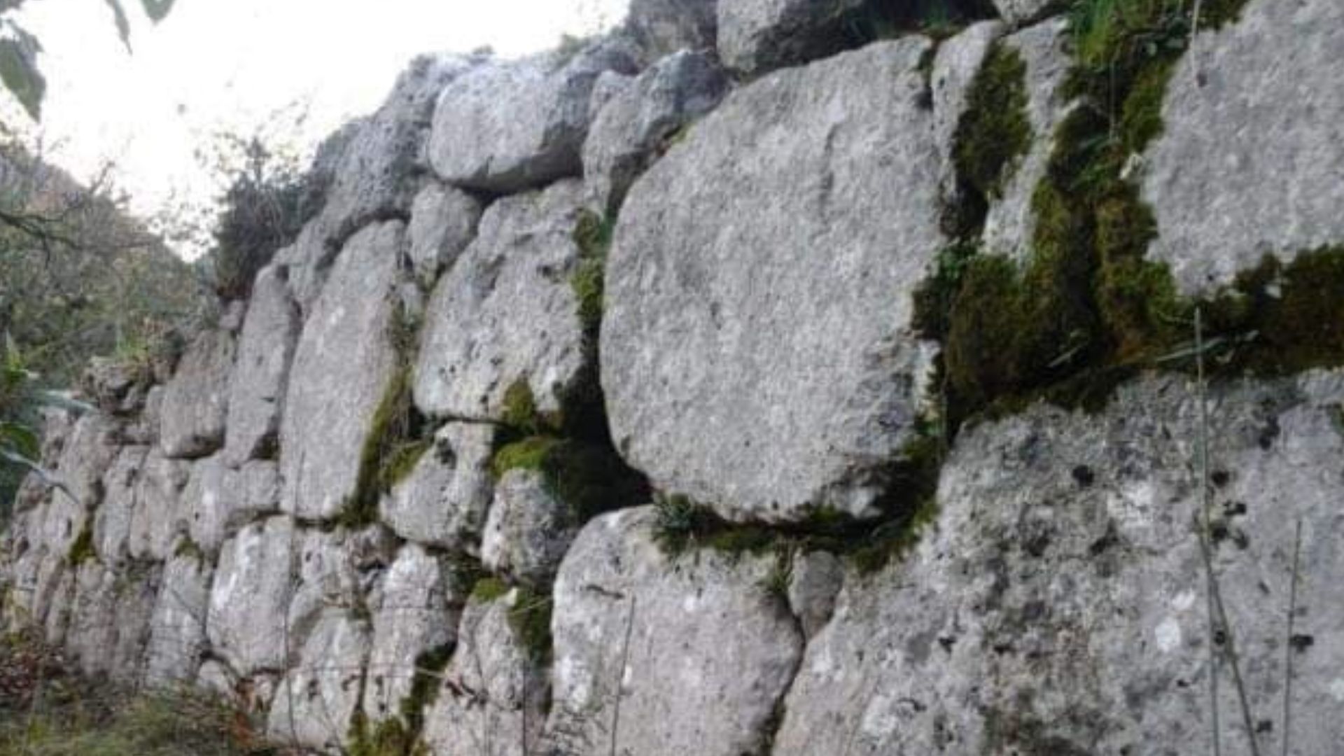 File:Cyclopic walls (2).jpg