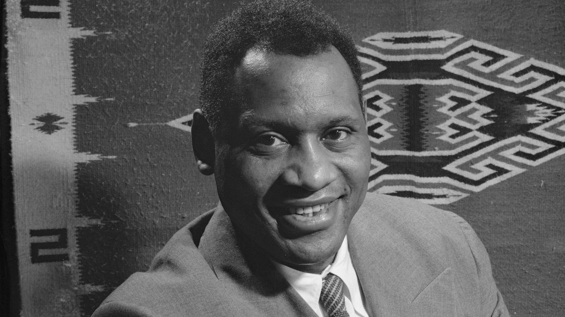 File:Paul Robeson 1942.jpg