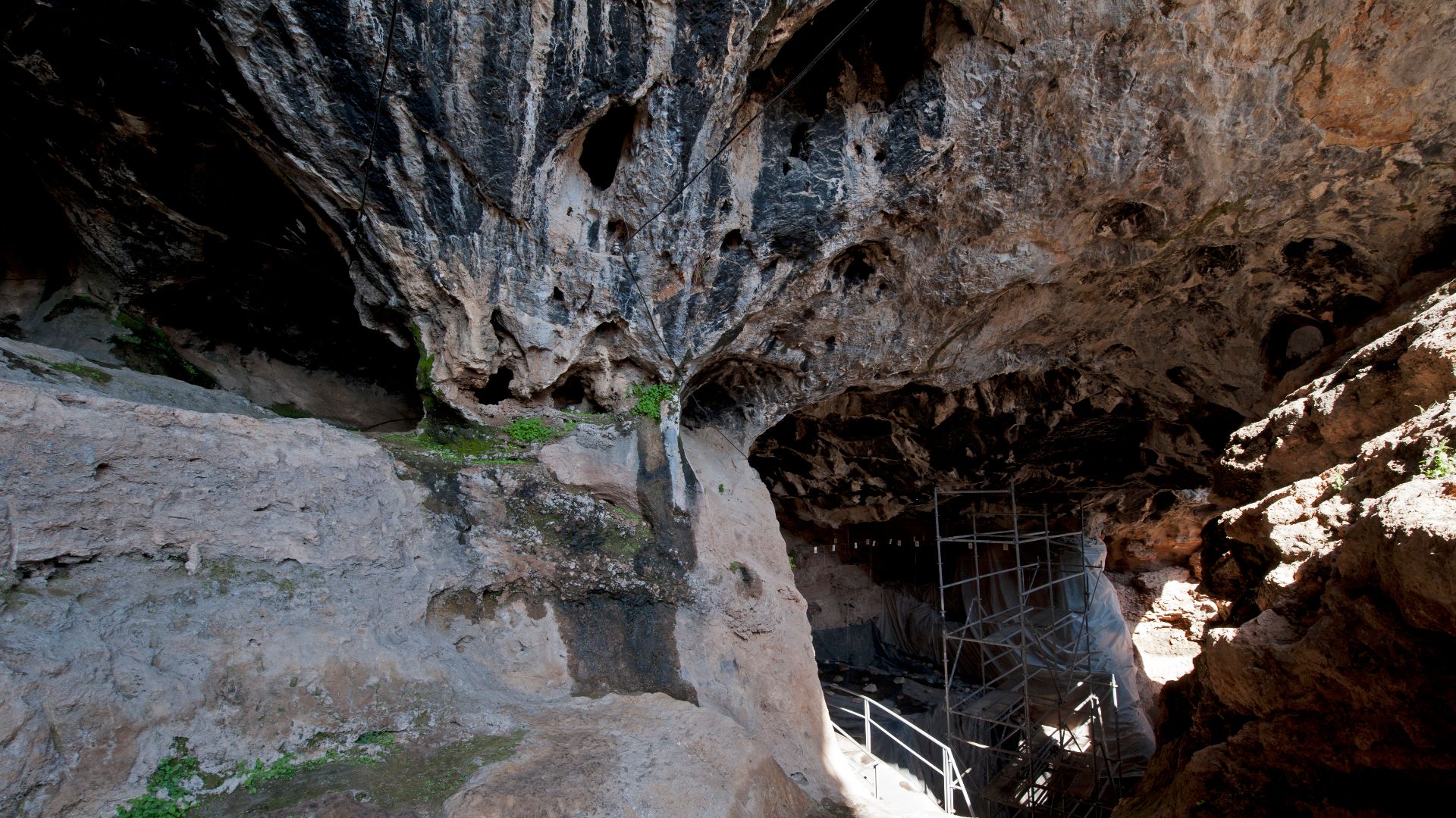 File:Karain Mağarası 3757.jpg