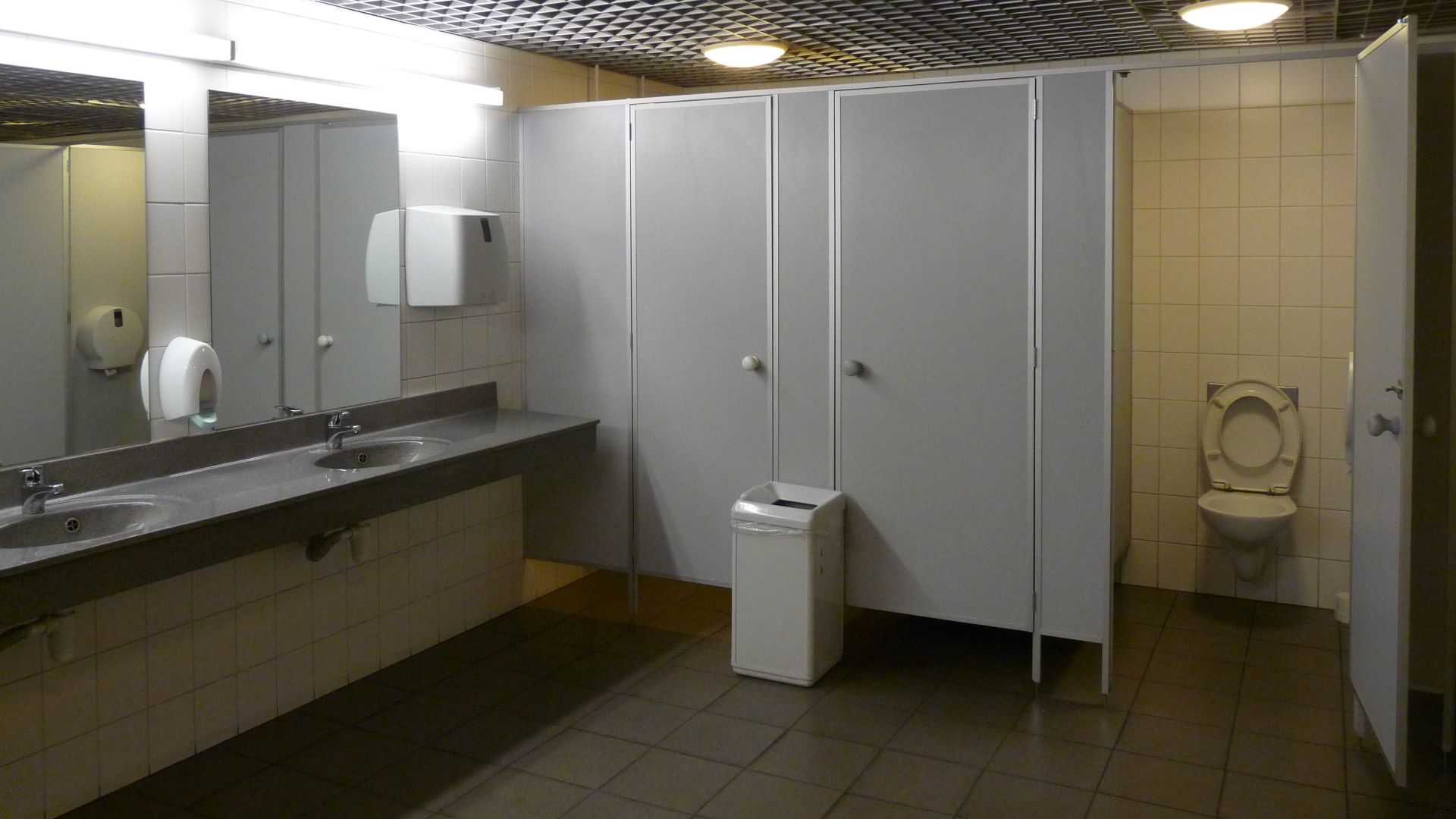 Public toilet in Viru Keskus, Tallinn