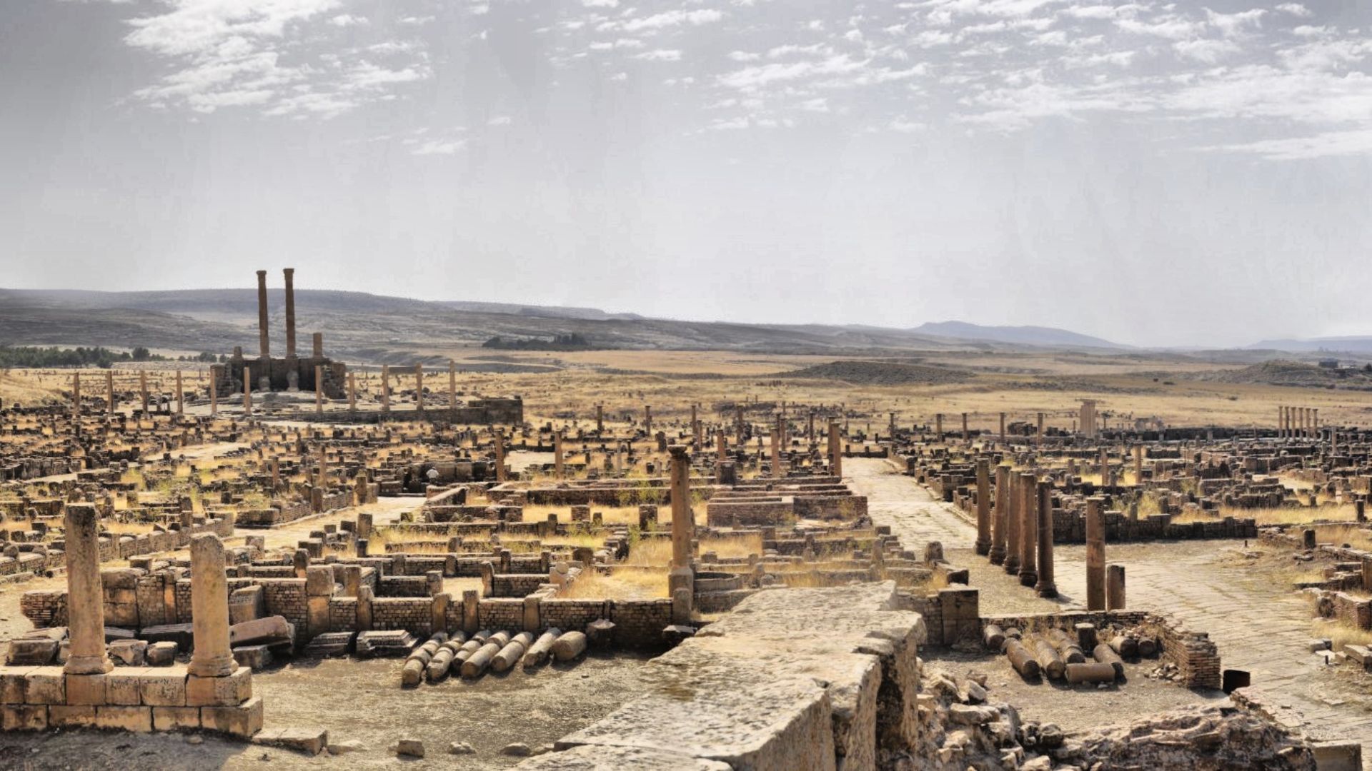 Territoires et monuments de l'antique Thamugadi.,