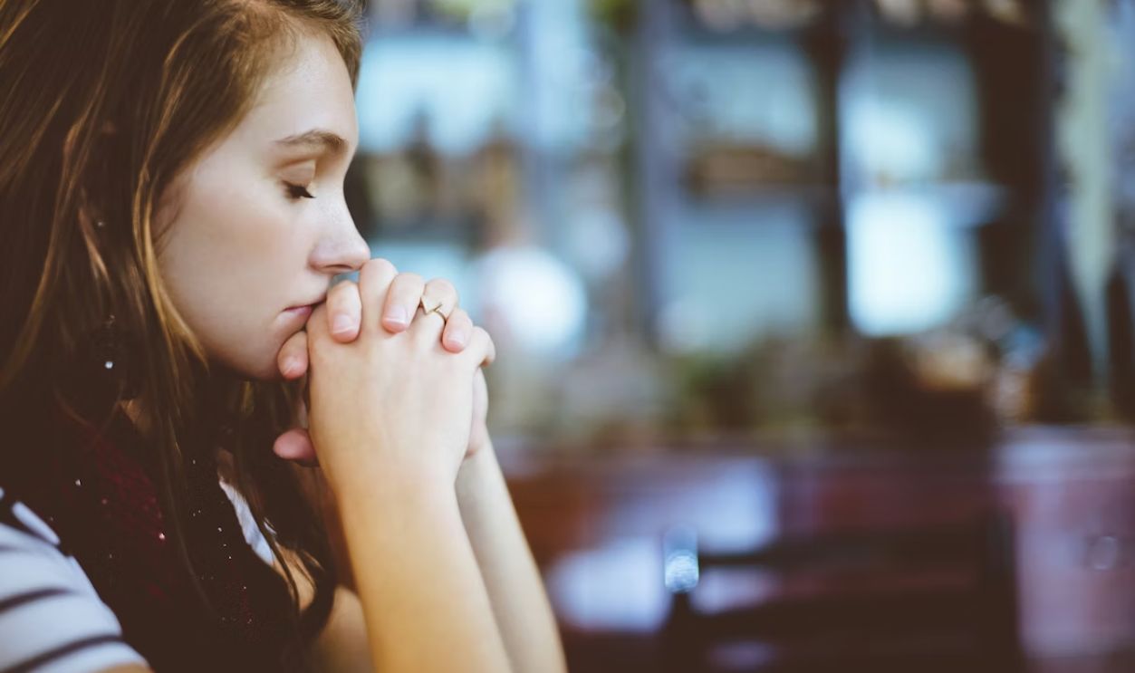 woman praying