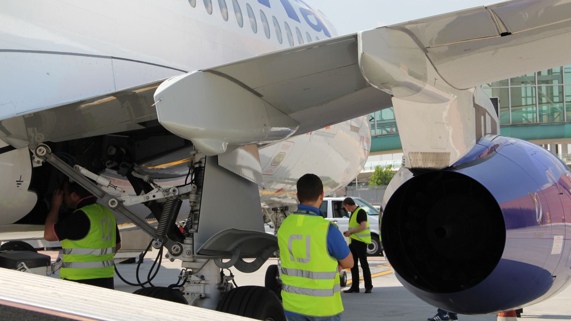 For the first time the regional jet Sukhoi Superjet 100 (SSJ100), developed by Sukhoi Civil Aircraft in partnership with Alenia Aeronautica, arrives in Venice. Namely the Sukhoi Superjet 100 opens weekly flights of Armenian national carrier Armavia to Venice.