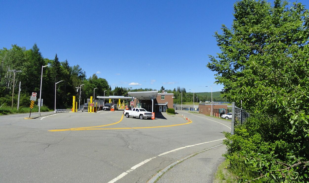 File:Canada - United States border crossing at Vanceboro, Maine from St. Croix, New Brunswick.jpg