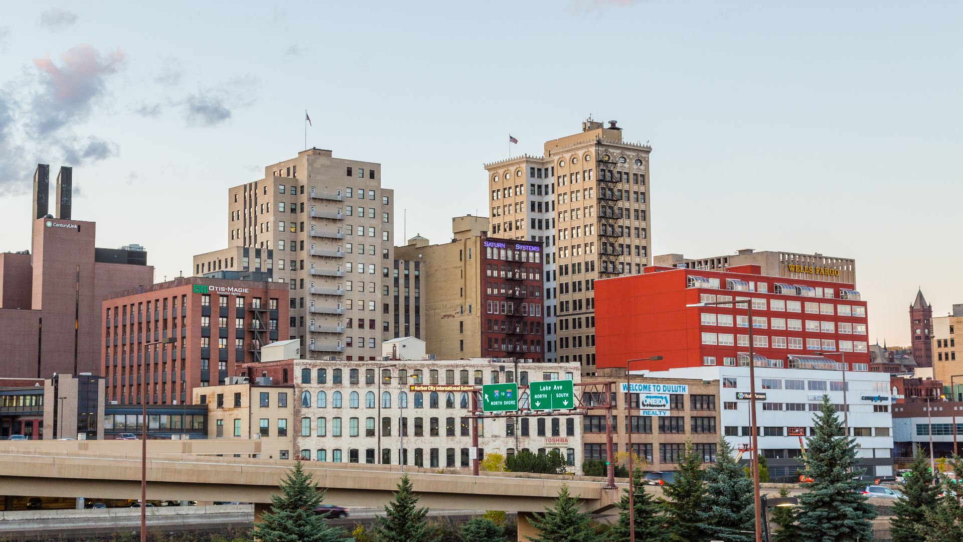 Duluth, Minnesota, as seen from the 5th Avenue bridge over I-35.