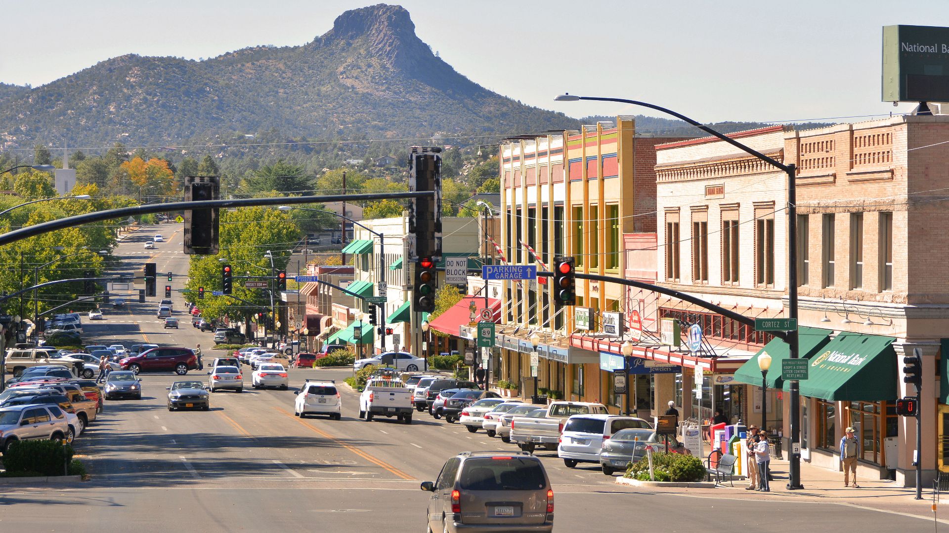 Located in the centre of the State, the town was formed in the 1860's. It has 809 buildings on the National Register of Historic Places.
The town is the home of the world's oldest rodeo, dating from 1888.
