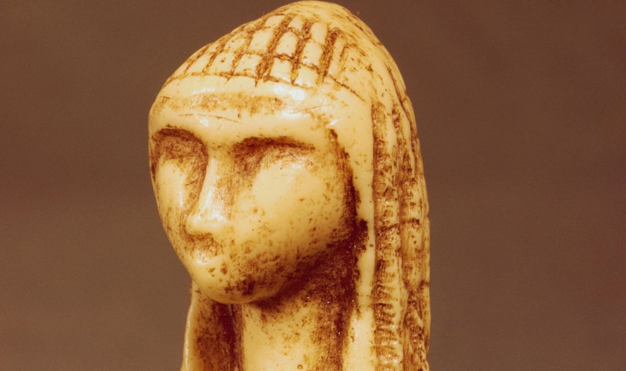   Gettyimages - 122220122, Ivory female head from Brassempouy UNSPECIFIED - CIRCA 1900: Prehistory, France. Ivory female head. From Brassempouy. 