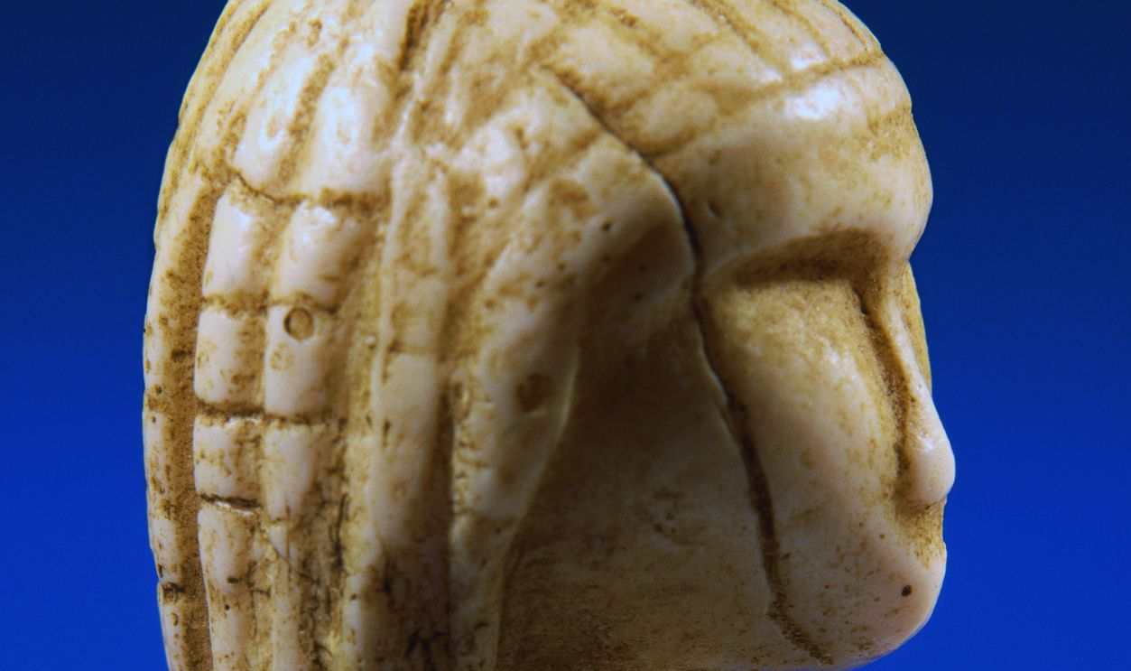  Gettyimages  - 475597849, Venus of Brassempouy FRANCE - CIRCA 2003: Venus of Brassempouy, fragment of a statue made from mammoth ivory, 3.65 x2.2x1.9 cm, from the Grottes du Pape, Brassempouy, Aquitaine, France. Upper Paleolithic period, ca 25,000 BC. Saint Germain-En-Laye, Musée Des Antiquités Nationales 