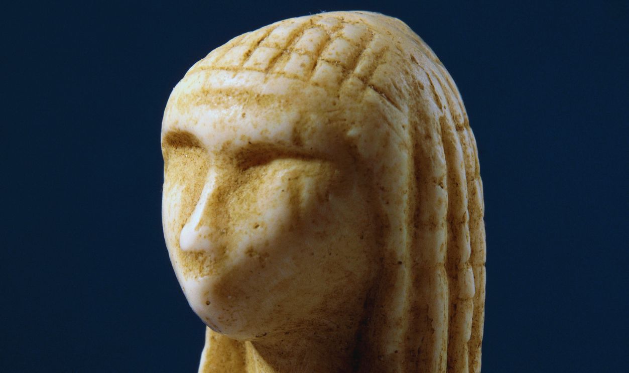 Gettyimages - 475597851, Venus of Brassempouy FRANCE - CIRCA 2003: Venus of Brassempouy, fragment of a statue made from mammoth ivory, 3.65 x2.2x1.9 cm, from the Grottes du Pape, Brassempouy, Aquitaine, France. Upper Paleolithic period, ca 25,000 BC. Saint Germain-En-Laye, Musée Des Antiquités Nationales 