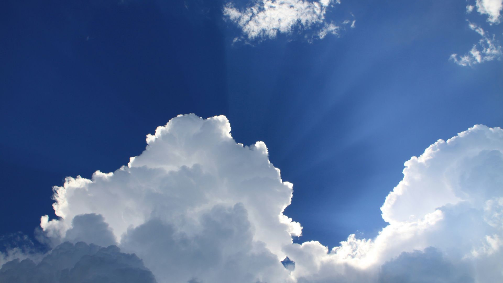 cloudy sky during daytime