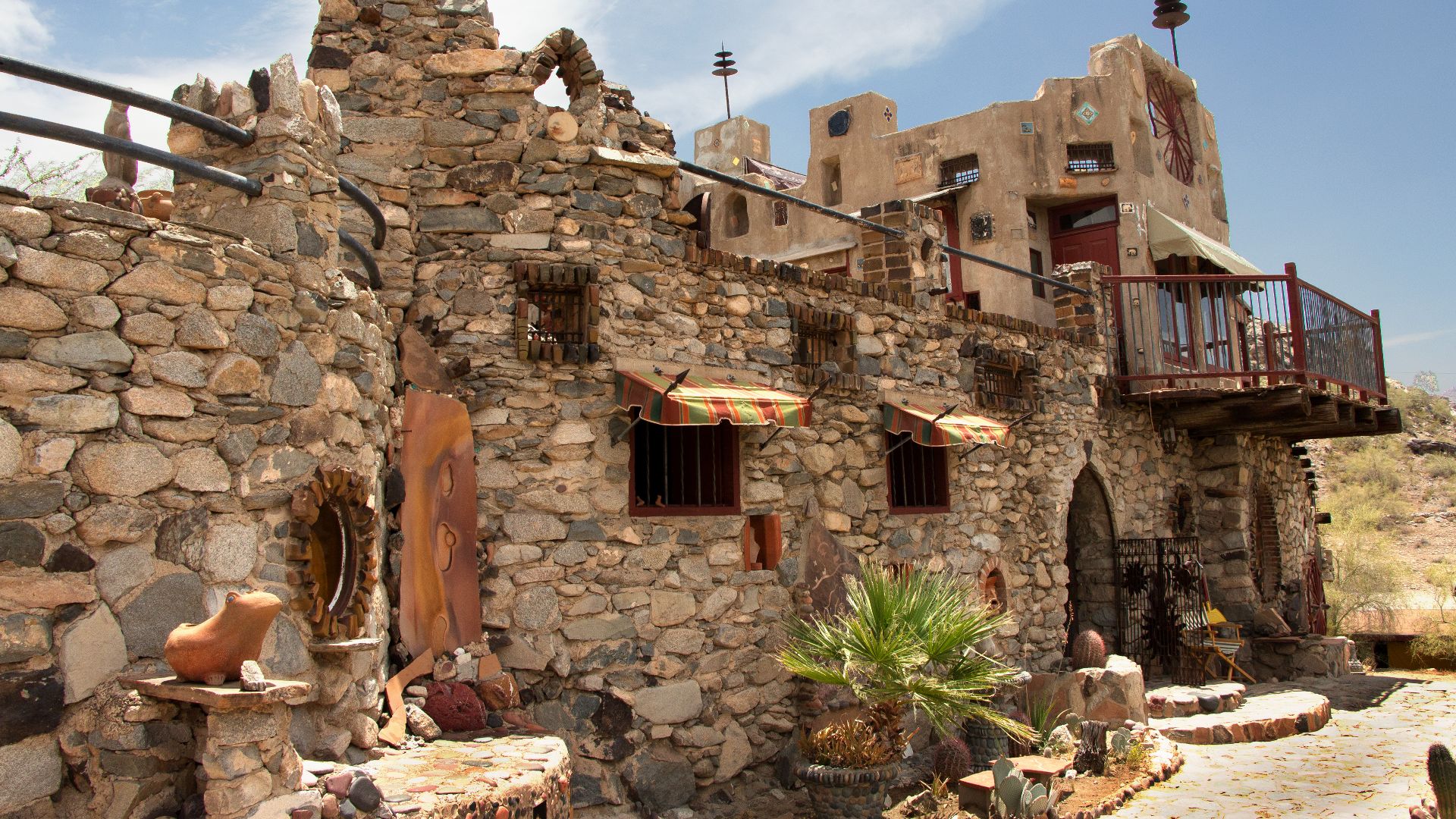 File:Side of House (14242512188).jpg