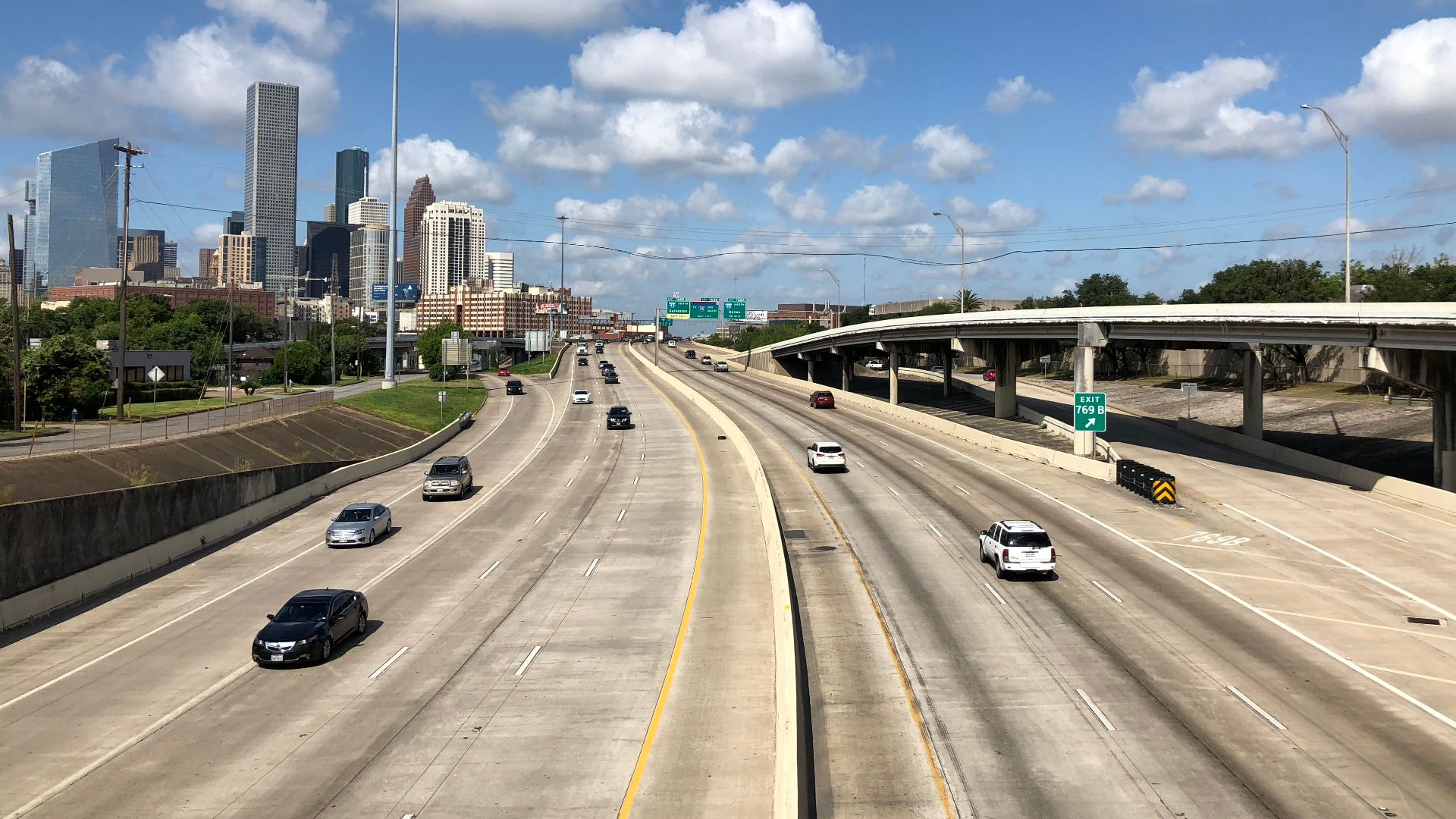 View west along Interstate 10 (Katy Freeway) from the overpass for McKee Street in Houston, Harris County, Texas