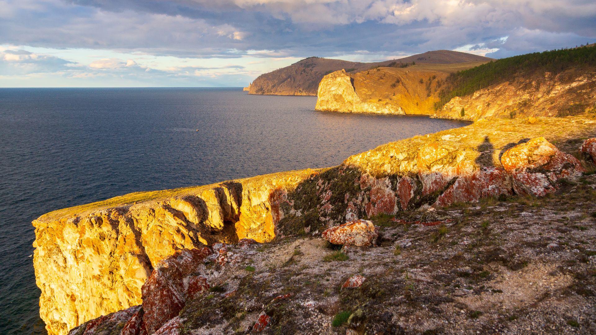 File:Olkhon Island, Capes, cliffs at sunset, Lake Baikal, Russia.jpg