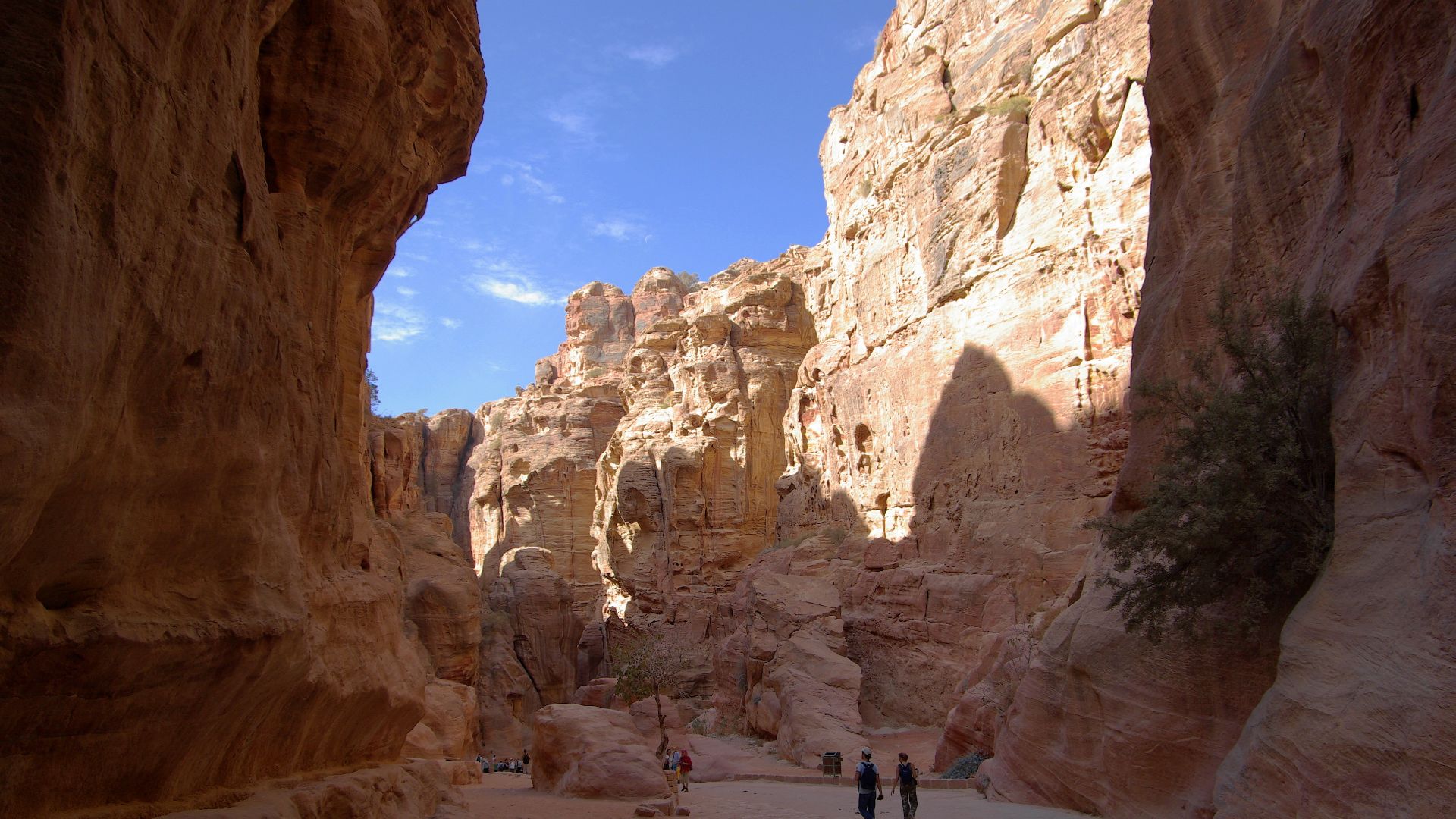 File:Petra Jordan BW 12.JPG