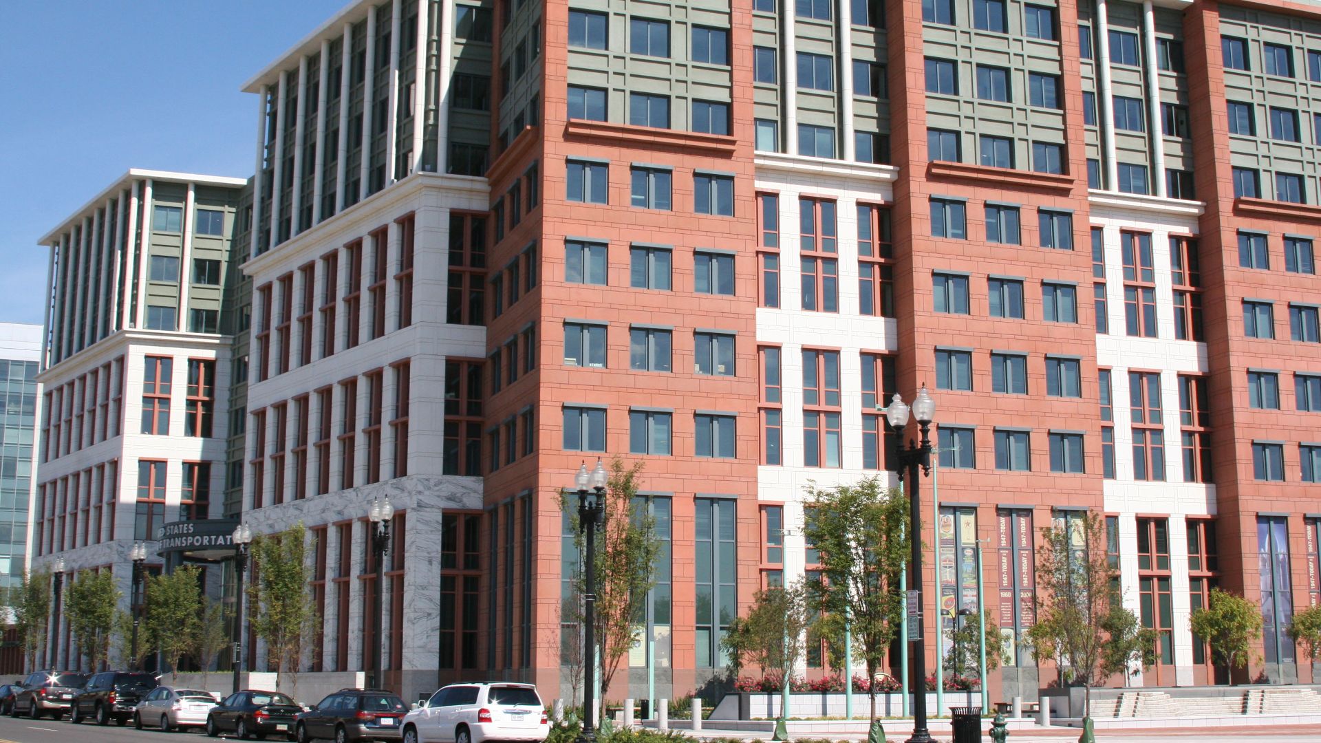 File:Usdot headquarters.jpg