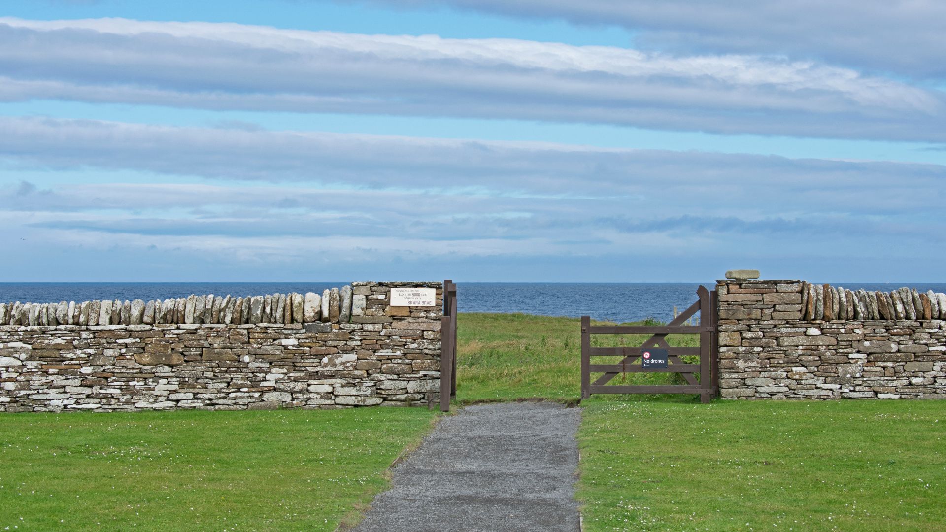 Bay of Skaill coast next to Skara Brae 1, Sandwick, Orkney, Scotland, the United Kingdom
