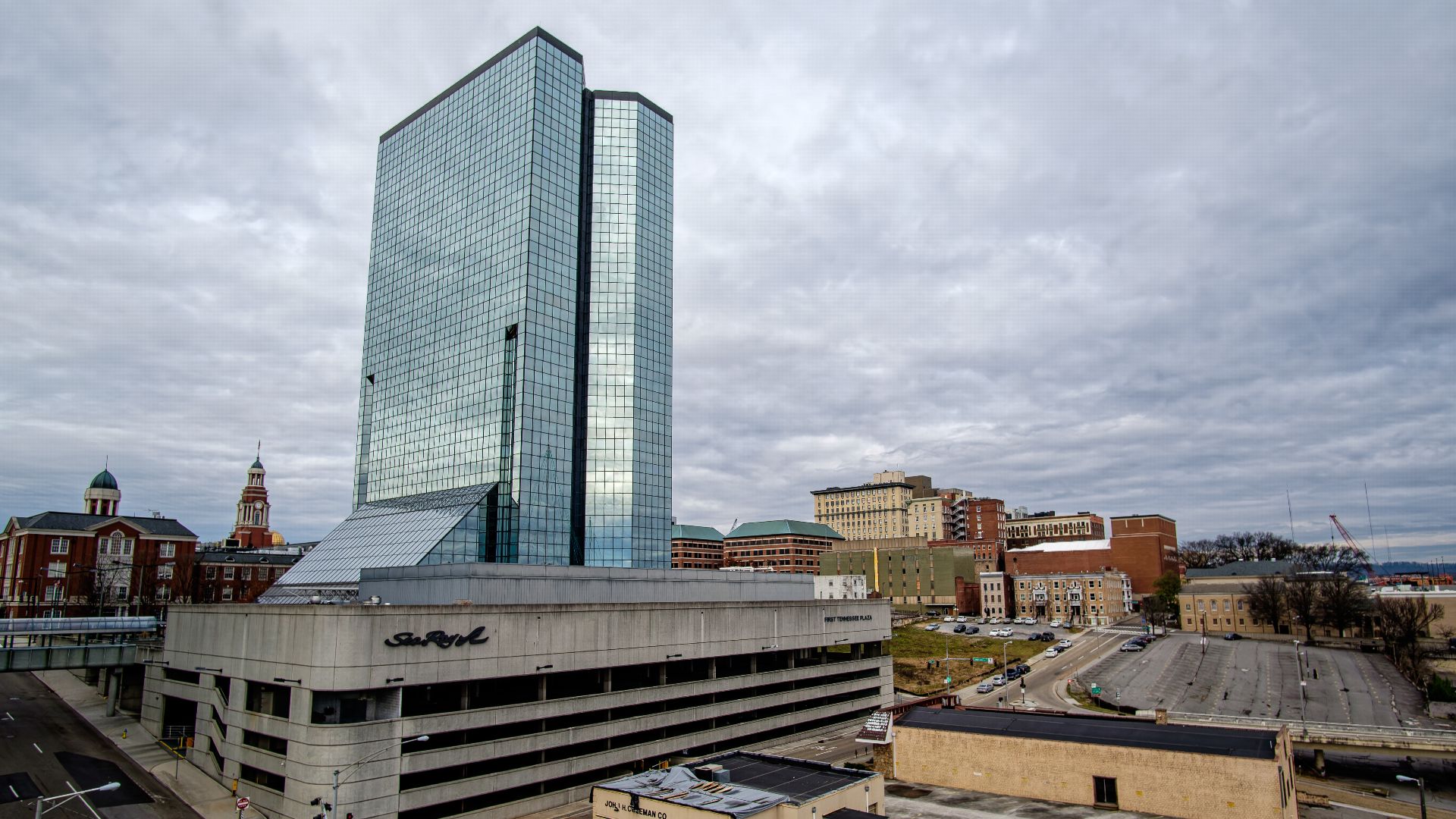 The First Tennessee Plaza (now the First Horizon Plaza) stands 327 feet tall and is the tallest building in Knoxville, Tennessee, USA.