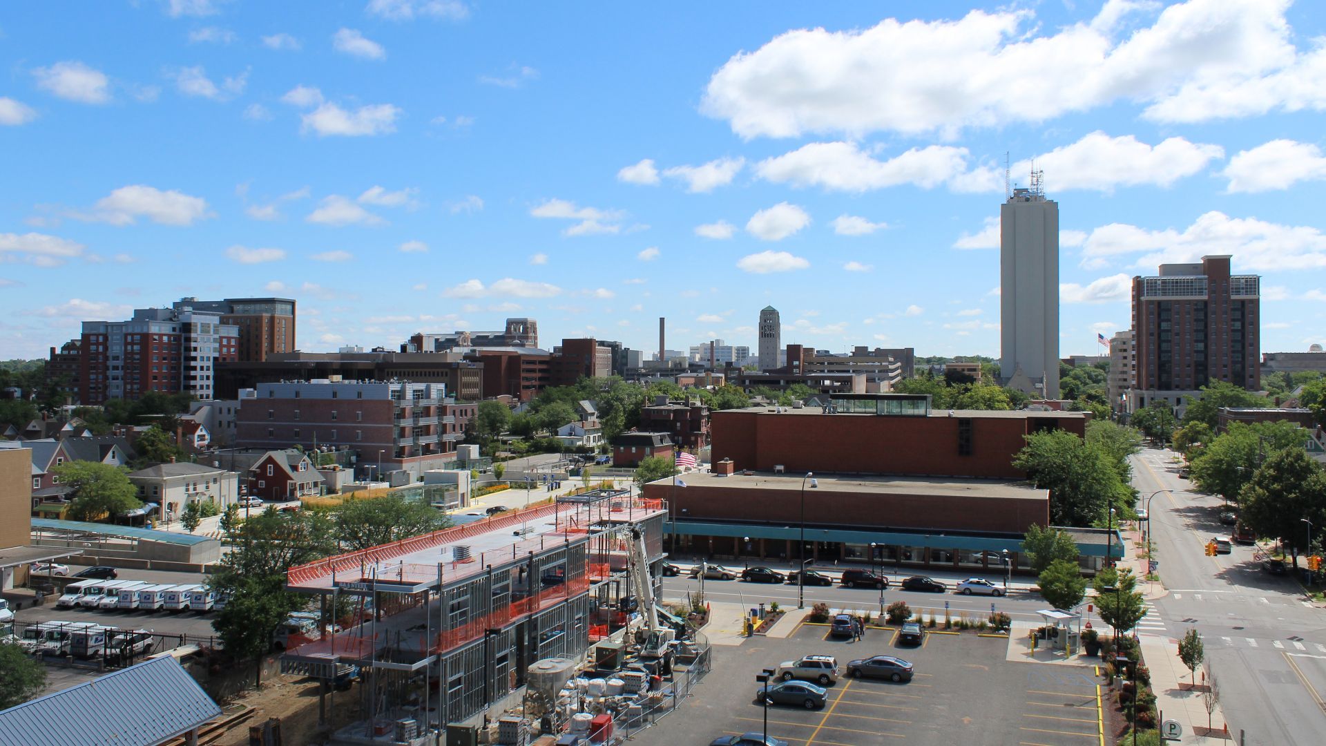 Ann Arbor, Michigan Skyline viewed from atop the Fourth & William Parking Structure. 
Camera location42° 16′ 40.99″ N, 83° 44′ 51.26″ W View this and other nearby images on: OpenStreetMap 42.278053;  -83.747572