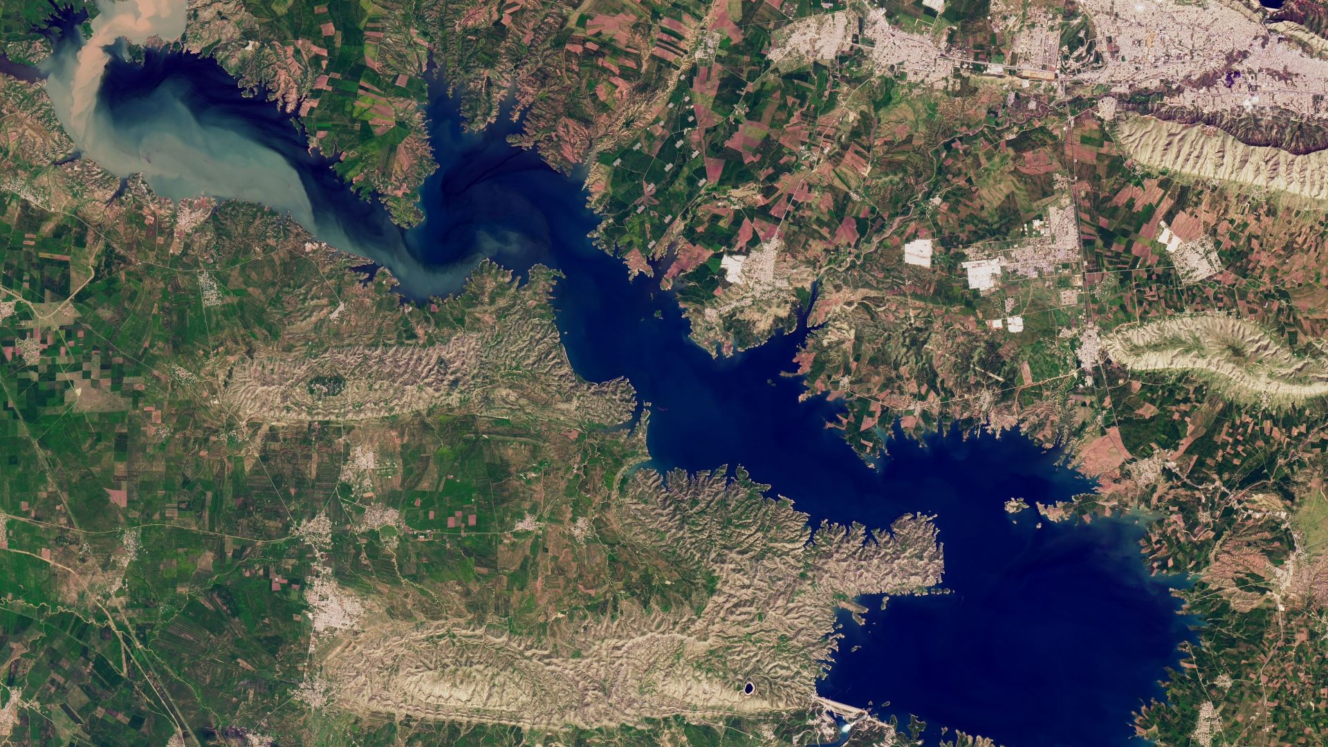 water levels at a reservoir upstream of Mosul Dam.
