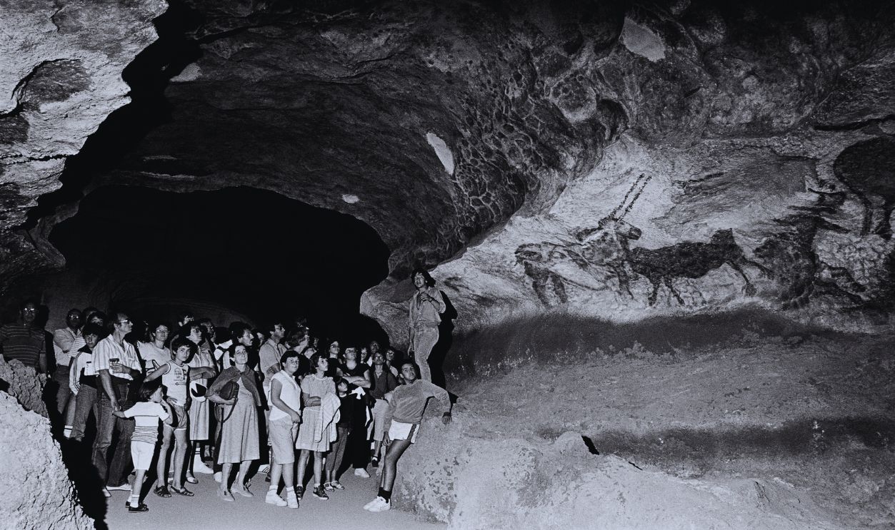   Gettyimages - 627425270, Visitors Inside Lascaux II Grotto in France Visitors Inside Lascaux II Grotto in France 