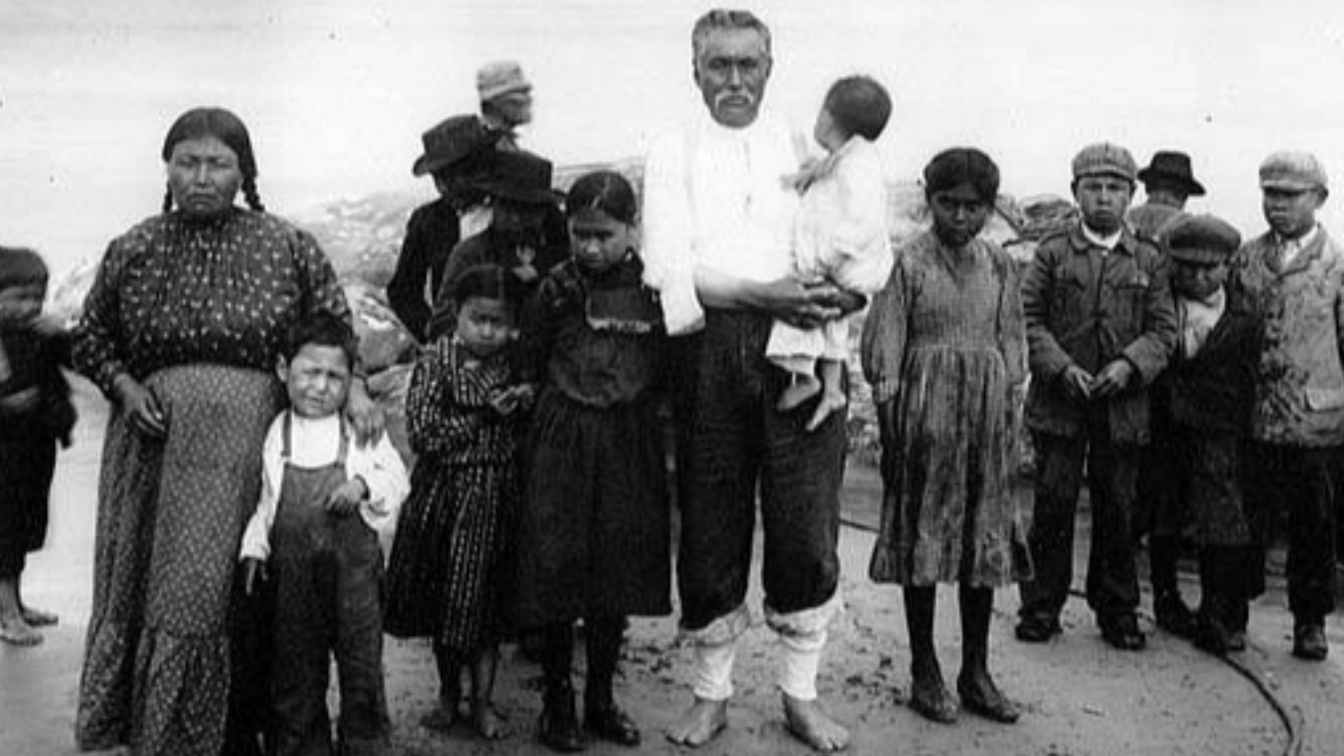 *Subjects (LCSH): Makah Indians--Washington (State)--Neah Bay; Indian children--Washington (State)--Neah Bay; Indian women--Washington (State)--Neah Bay