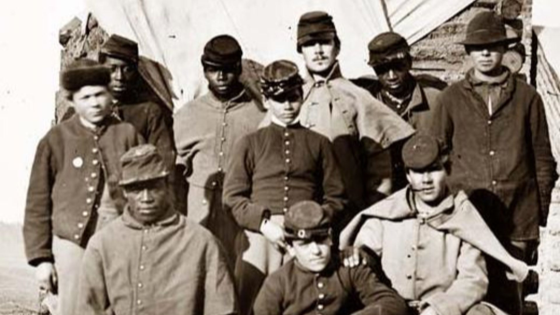 White and Black soldiers in 1861.
Description given at the source: