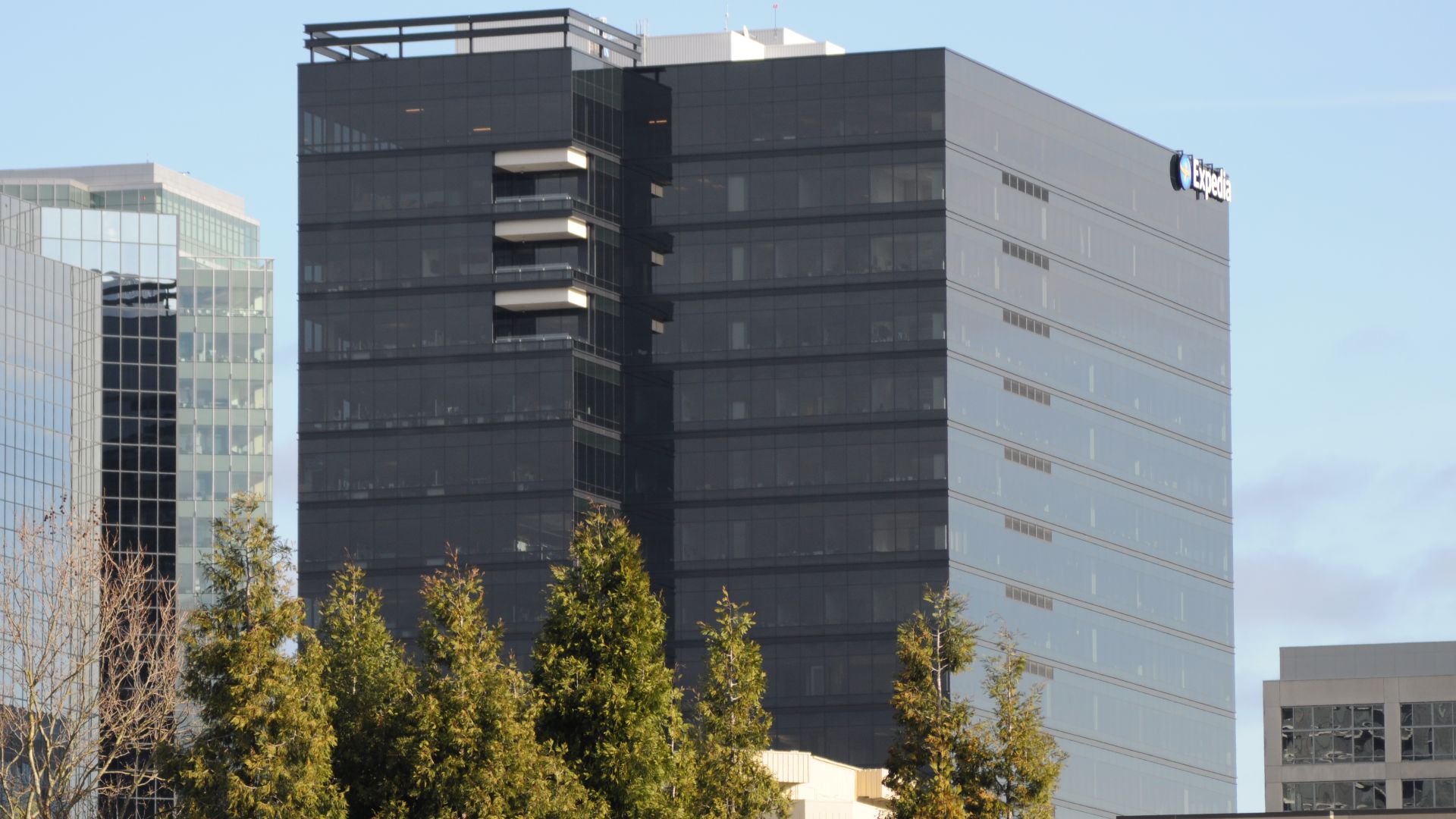 Expedia Building, Bellevue, Washington, seen from Downtown Park.