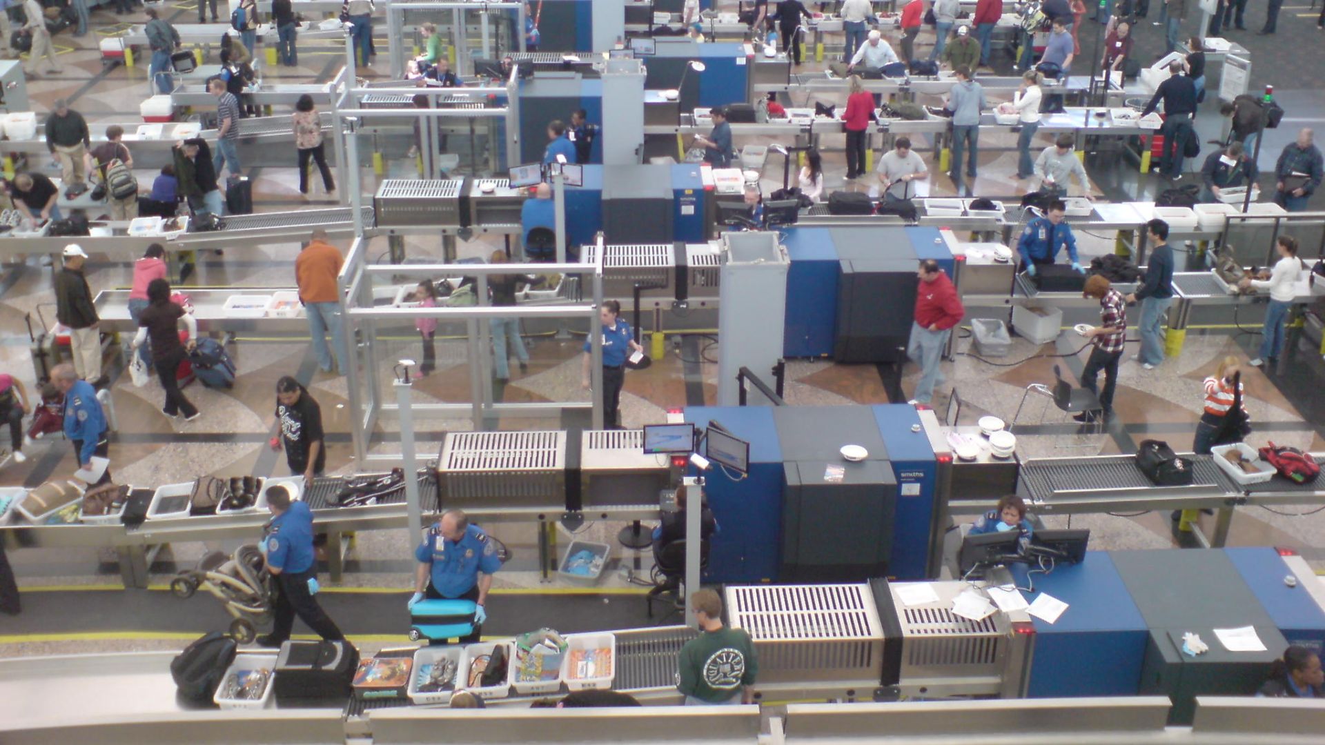 it's a rare opportunity to see it from above. I don't think many other airports have a second floor above the screening that gives you such a view. it's pretty amazing. i would like to get a long video and timelapse of the process.